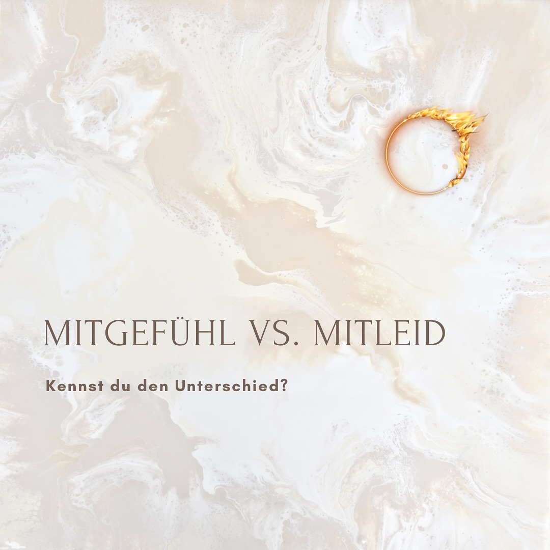 Wie geht's dir mit Mitgefühl? Wo bist du wirklich im Mitgefühl mit dir oder anderen und wo kippt es ins Mitleid? Kennst du den Unterschied?
Mitgefühl und Mitleid unterscheiden sich grundlegend: Während Mitleid oft distanziert bleibt, verbindet uns Mitgefühl tiefer mit uns und anderen. Mitgefühl bedeutet, ohne Bewertungen wirklich zu spüren und auch unsere eigenen Schwächen anzunehmen. Es verlangt Mut und Offenheit, uns selbst und anderen gegenüber sanft zu sein und Empfindungen ohne Abwehr zuzulassen.
Ich freu mich diesen Sonntag mit euch 2 Stunden dazu zu praktizieren und habe auf Anfrage einer Teilnehmerin auch einen Livestream eingerichtet. Für diejenigen die gern noch dabei sein möchten es sind beide Optionen möglich!
Live vor Ort als auch Online!
Bis Bald,
von Herzen Natascha