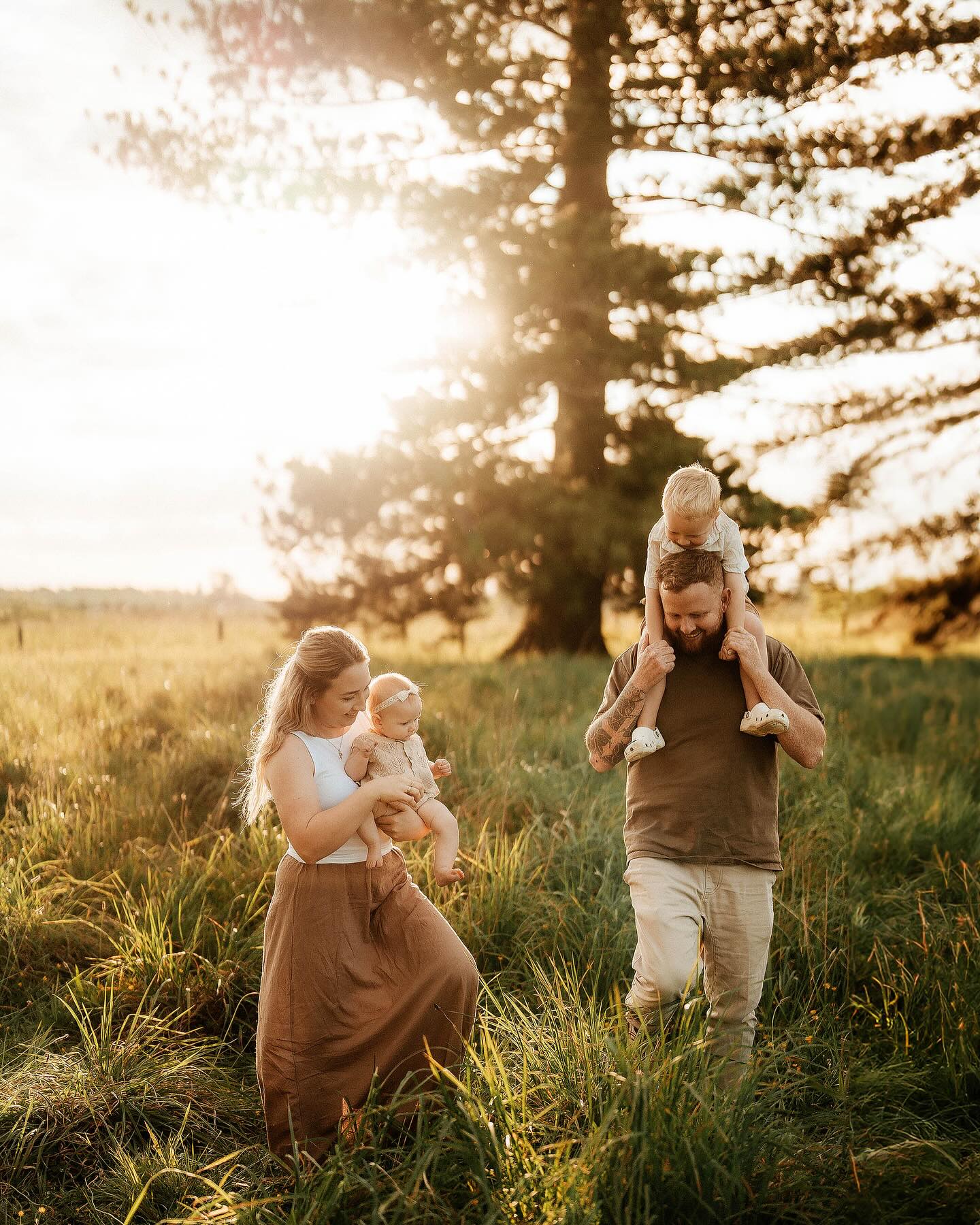 Just adding the last few touches to the first round of sunset mini galleries 💫 They will be hitting your inbox very soon!