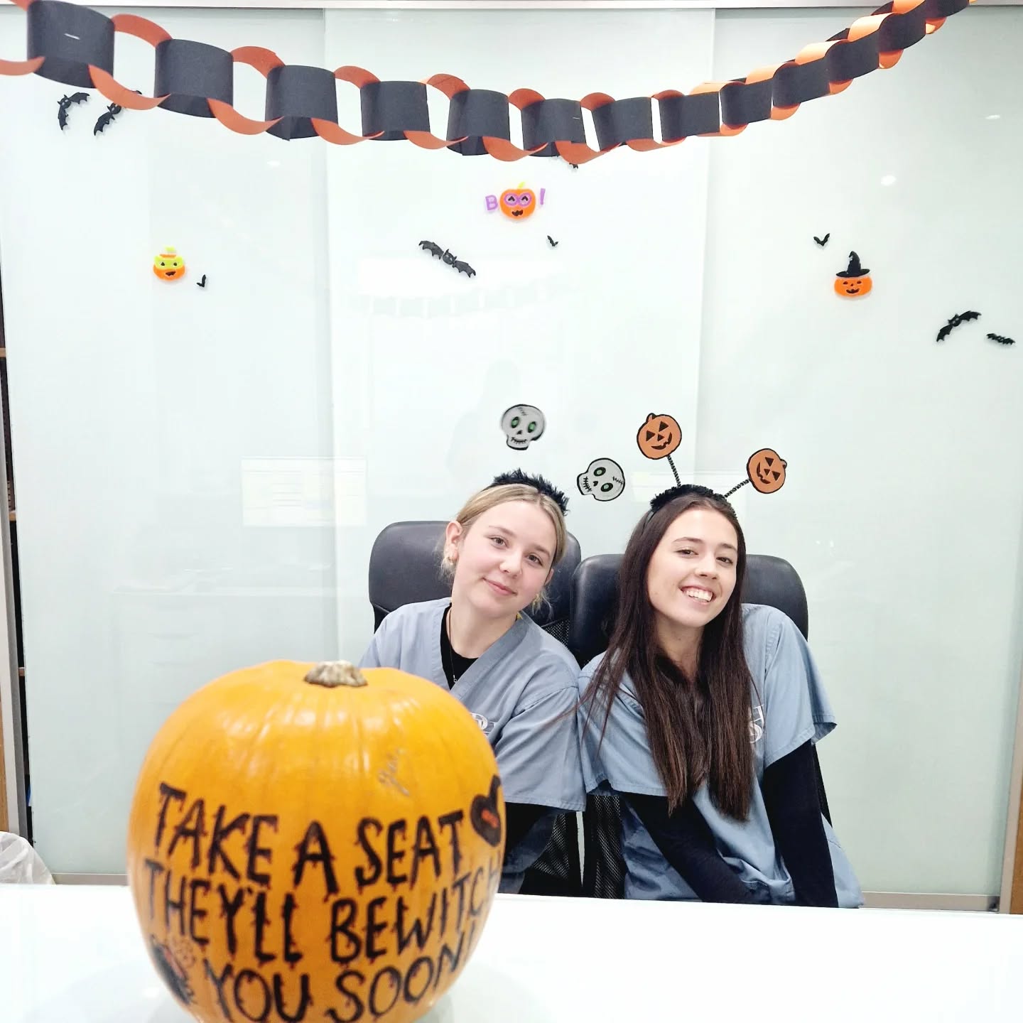 HAPPY HALLOWEEN 🎃👻
.
.
.