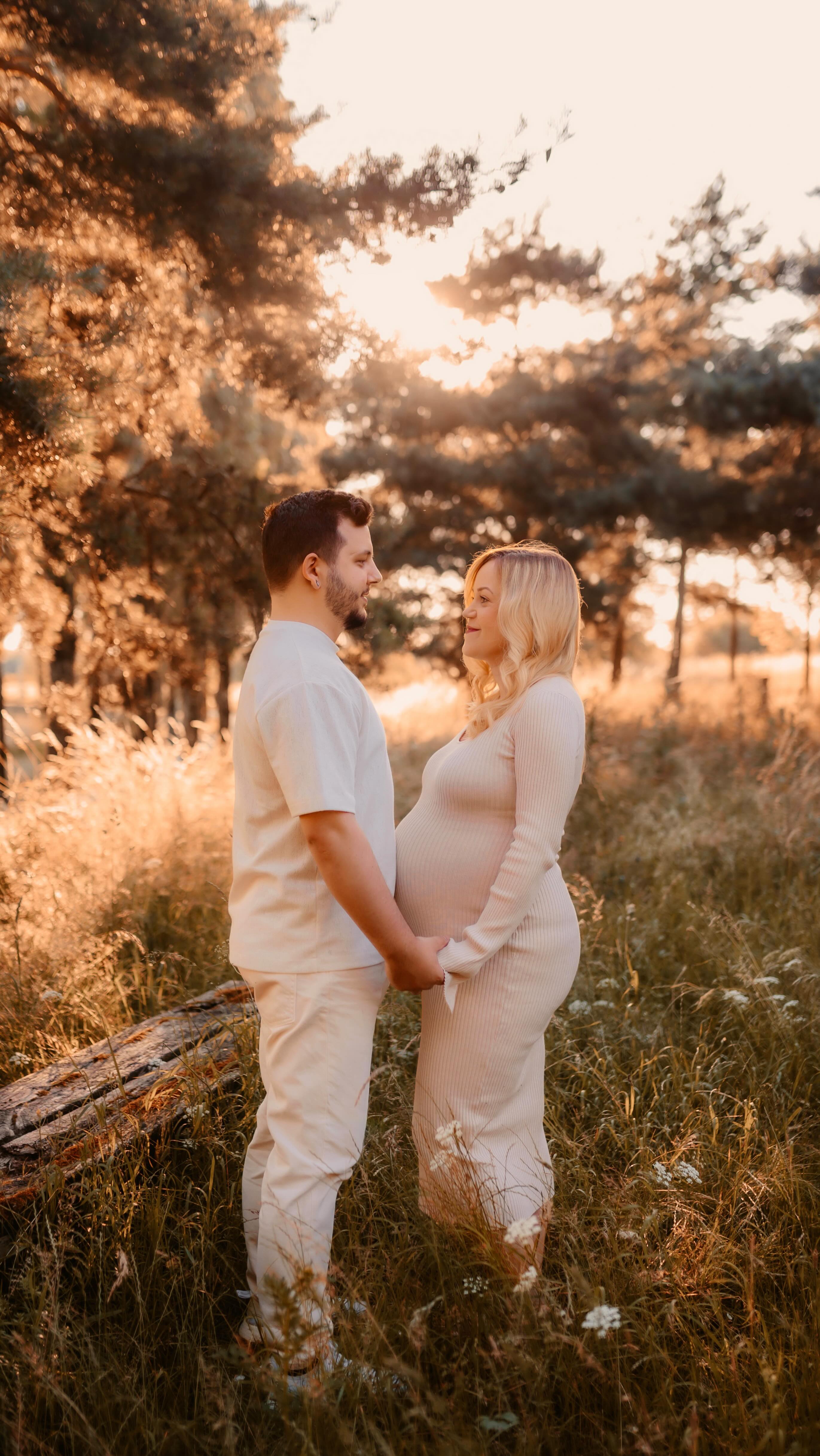 #pregnancy #pregnancyphotoshoot #mommytobe #schwangerschaft #werdendemama #outdoorshooting #recklinghausen