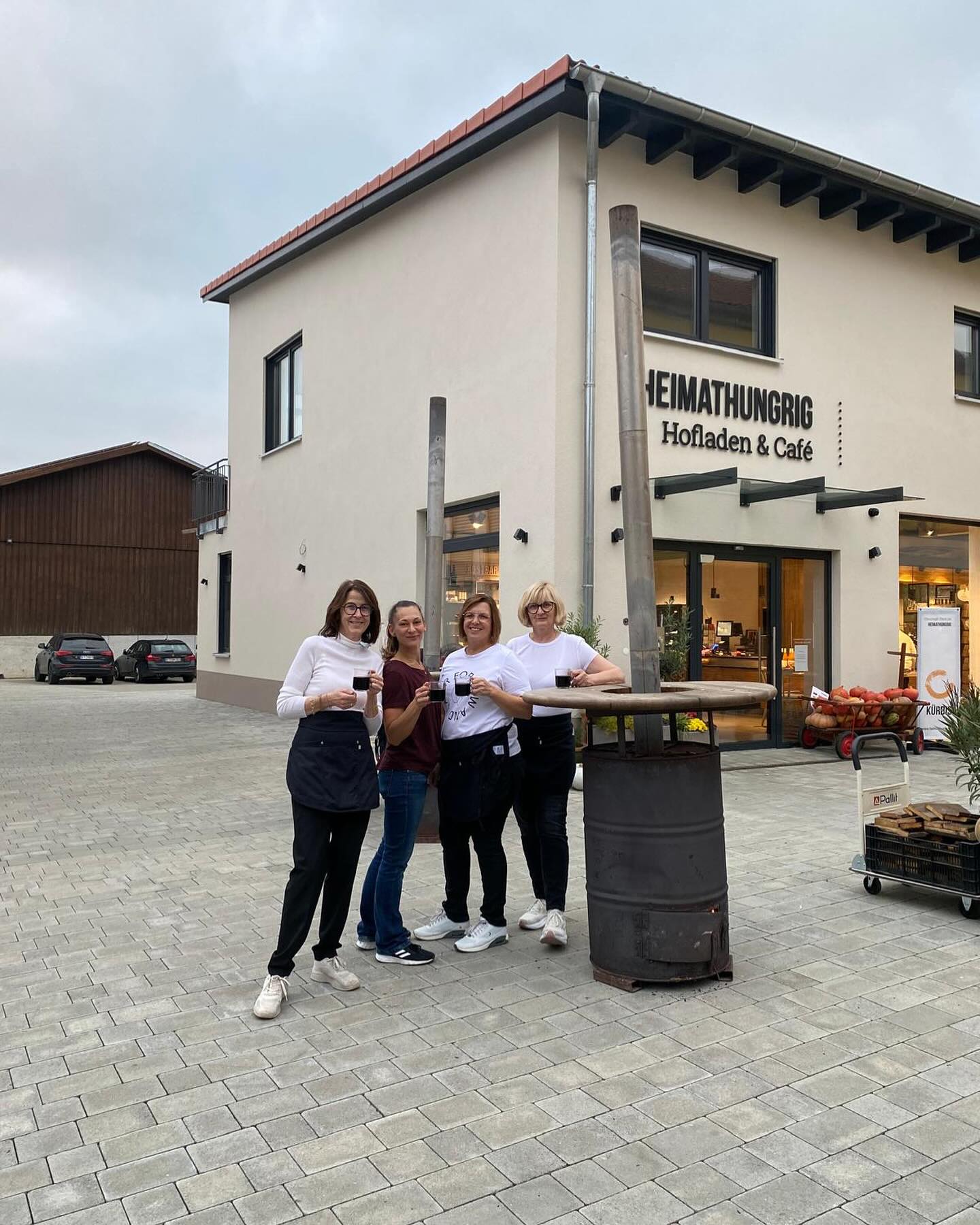 Heute Glühwein @heimathungrig 🍷#bio #regional #Superfood #vegan #biozertifiziert #gesund #vitamine #franken #foodphotography #heimatliebe #kauflocal #eisen #familie #aronia #likör #saft #deutschland #startupbusiness #nachhaltig #supportsmallbusiness #supportyourlocal #sanddorn #kürbis #geschenkideen #trockenbeeren #familienbetrieb #nachhaltigkeit #trüffel #hofladen