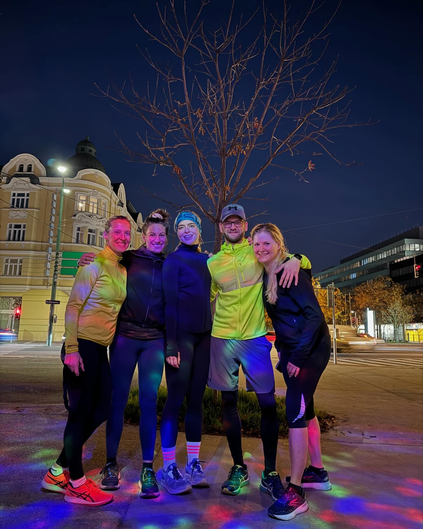 Letzter Lauf der Stadtlauf Crew 2024!
Jetzt geht es in die Winterpause und zum indoor Training! Wir sehen uns wieder wenn es wärmer wird in 2025!
