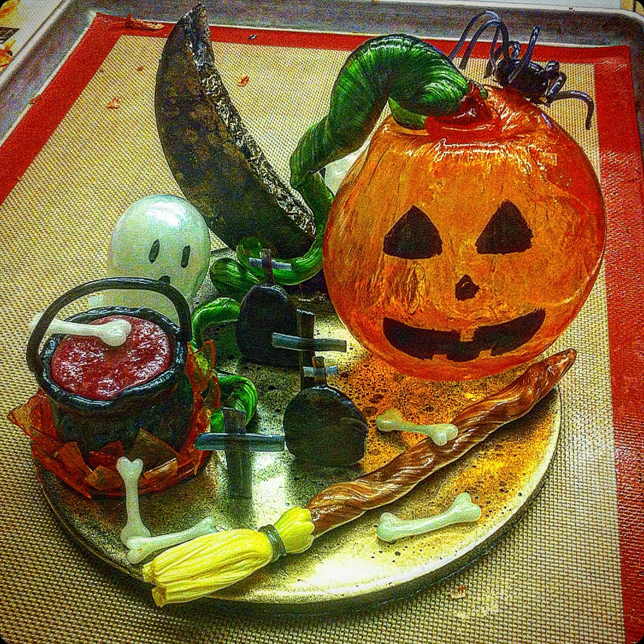 BOOโผ๏ธ ๐ป Hereโs a spooky lil #tbt to my fully edible Halloween Sugar Scene for the holiday today! Can you find all the details? Comment your favorite!
โจโจ๐ชฆ๐ง๐โจโจ
Weave โhelloโ to the spider ๐ท๏ธ crawling on the blown sugar pumpkin ๐ and the two ghosts ๐ป ๐ป playing Peek-A-BOO behind the bubbling cauldron ๐ง In the graveyard ๐ชฆ youโll find hand pulled sugar bones ๐ฆด and a witchโs broom ๐งน In the background you can even see a black and gold crescent sugar moon ๐
โจโจ๐ป๐๐ท๏ธโจโจ
This was made when I attended the Culinary Institute of America a full 10 years ago today, so please forgive the potato quality photos ๐ฅ Wishing you all a spooktacular Halloween!
#throwbackthursday #halloween #pastrylife #pastrychef #proud2bcia #cakespaz #cakespazgoestocollege #sugarsculpture #edibleart #pumpkin #jackolantern #ghosts #spider #graveyard #spooky #halloweenart #ciaalumni #pastrylife @profhayes