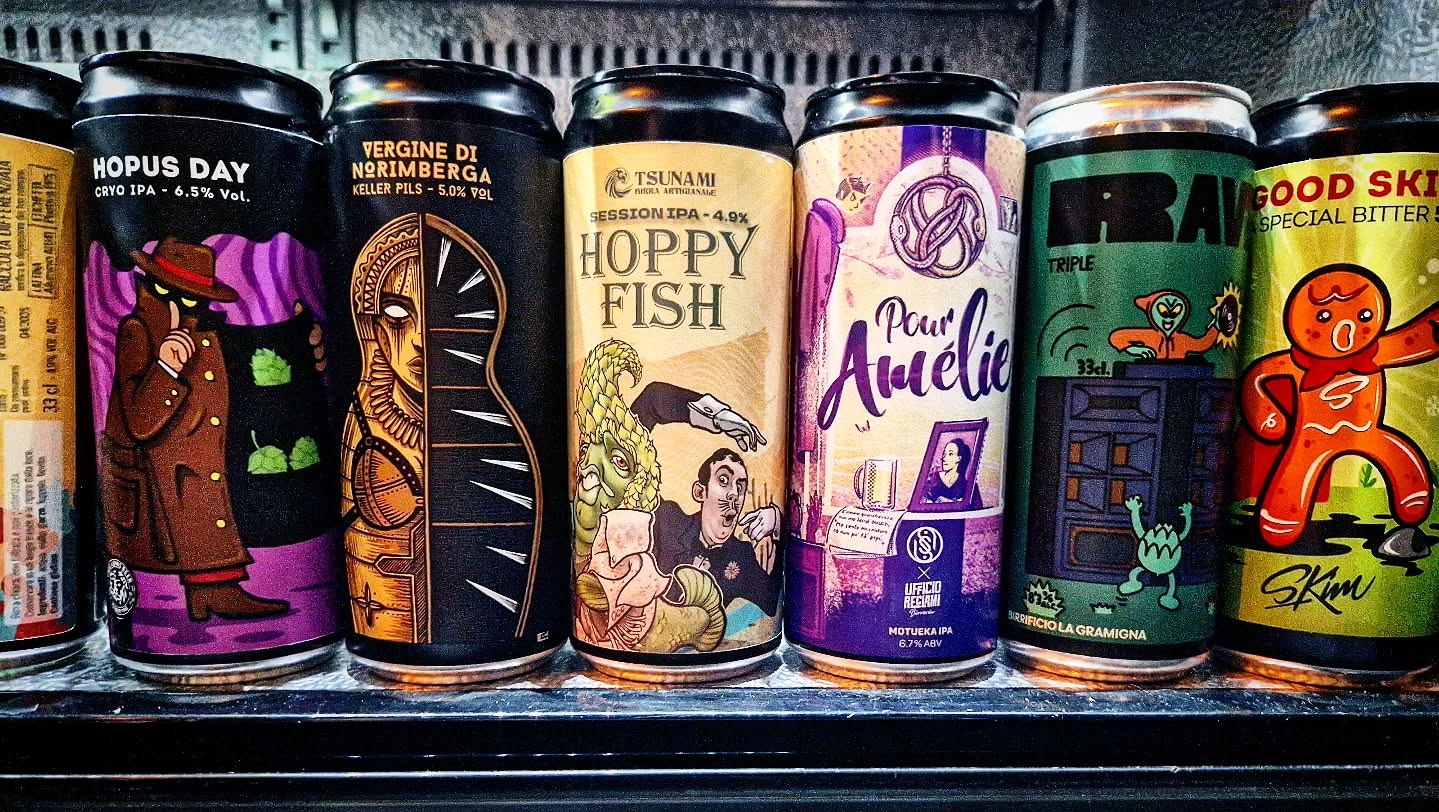 We’ve just received a fresh batch of artisanal craft beers that you won’t want to miss. Cheers to new flavors! 🍻🍻
#thephonogramclub #ugento #lecce #salento #pub #beerporn #beerstagram #pub
#CraftBeer #BeerLovers #ArtisanBrews #LocalBrewers #BeerCulture #HoppyDays #BrewLife #Microbrewery #BreweryTour #BeerTasting #PubLife #Gastropub #CraftBeerCommunity #BeerMe #BrewedWithLove #CheersToBeers #CraftBeerCorner #InstaBeer #BrewCraft #BeerOClock #TasteTheDifference #BeerPairing #drinklocal