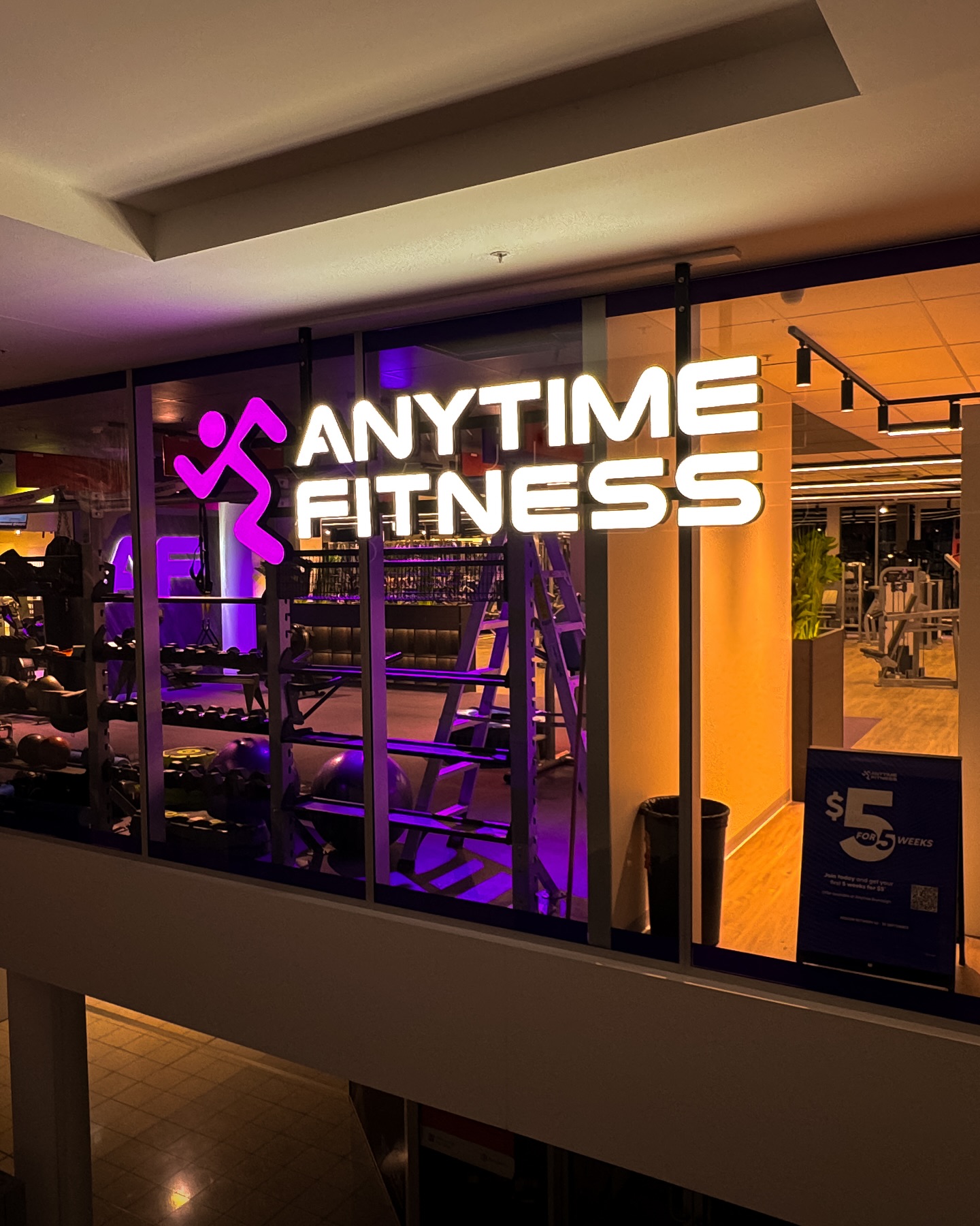 Nothing like an awkward one piece sign, tricky access, minimal roof cavity, nightshift to get the brain firing π₯
Another epic effort and quality fit-out by the team.