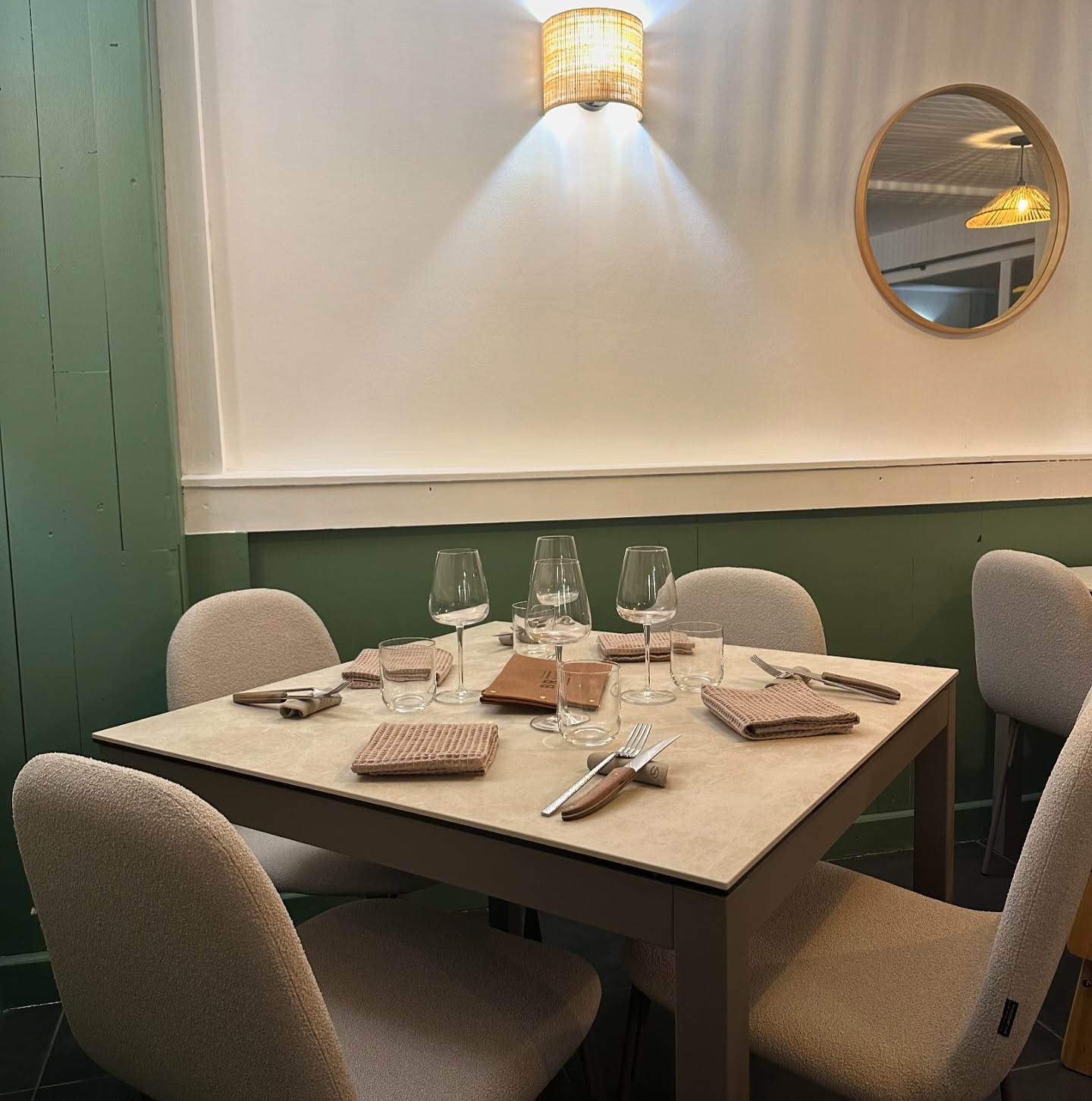 Dernière ligne droite.
#brut #tabledesaison #Gastronomie #RestaurantLove#CuisineGourmande #ChefCuisine #Restaurantsaintdeluz #DéliceCulinaire #ArtCulinaire #CuisineLocale #DînerGastronomique #TableGourmet #SaveursDuMonde #PlatsGourmands #MenuDuJour #ExpérienceCulinaire #BonAppétit #Restaurateurs #FoodieFrance #PlatsSignature #CuisineDeSaison #saintjeandeluz