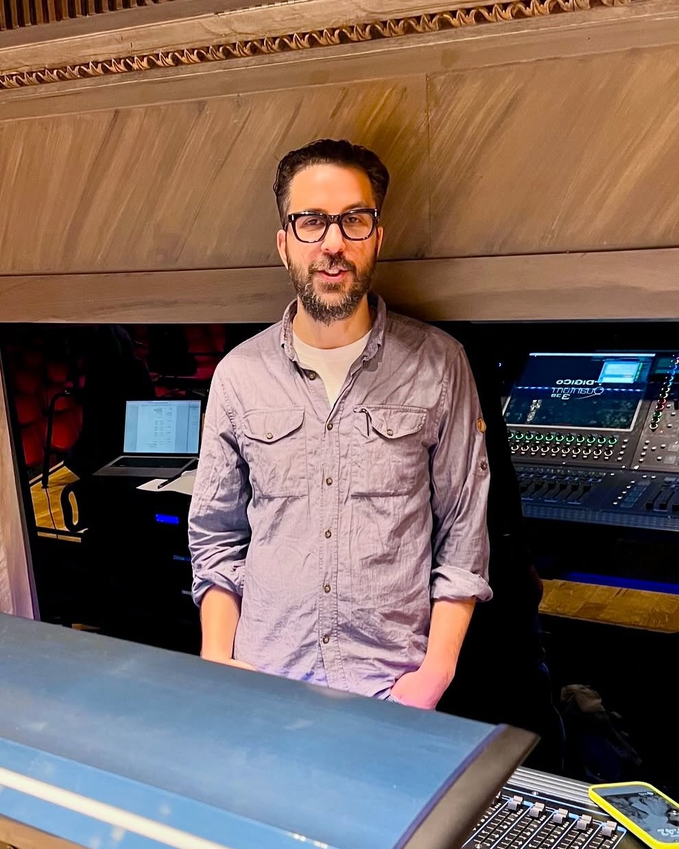 Idag är det konsert med John Beasley, Magnus Lindgren och Kungliga Filharmonikerna på Konserthuset. På monitorplats står Jonas Skramstad och i orkestern hittar vi hans nya Flexpoint 4 som drivs av den senaste förstärkaren från Martin Audio - iK41. Med sin lilla formfaktor är det en perfekt högtalare när det är ont om plats.
Mårten kör FoH och vi ser fram emot när publiken kommer!
#wssab @jonasskramstad @electricaudio @martinaudio @martenihre #flexpoint