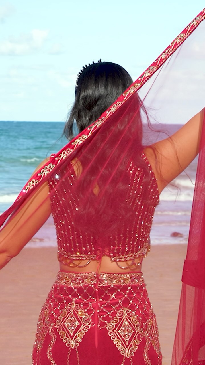 L’étreinte de l’océan 🌊✨
#MariageRomantique #AmourÉternel #WeddingInspiration #LoveStory #WeddingGoals #WeddingDay