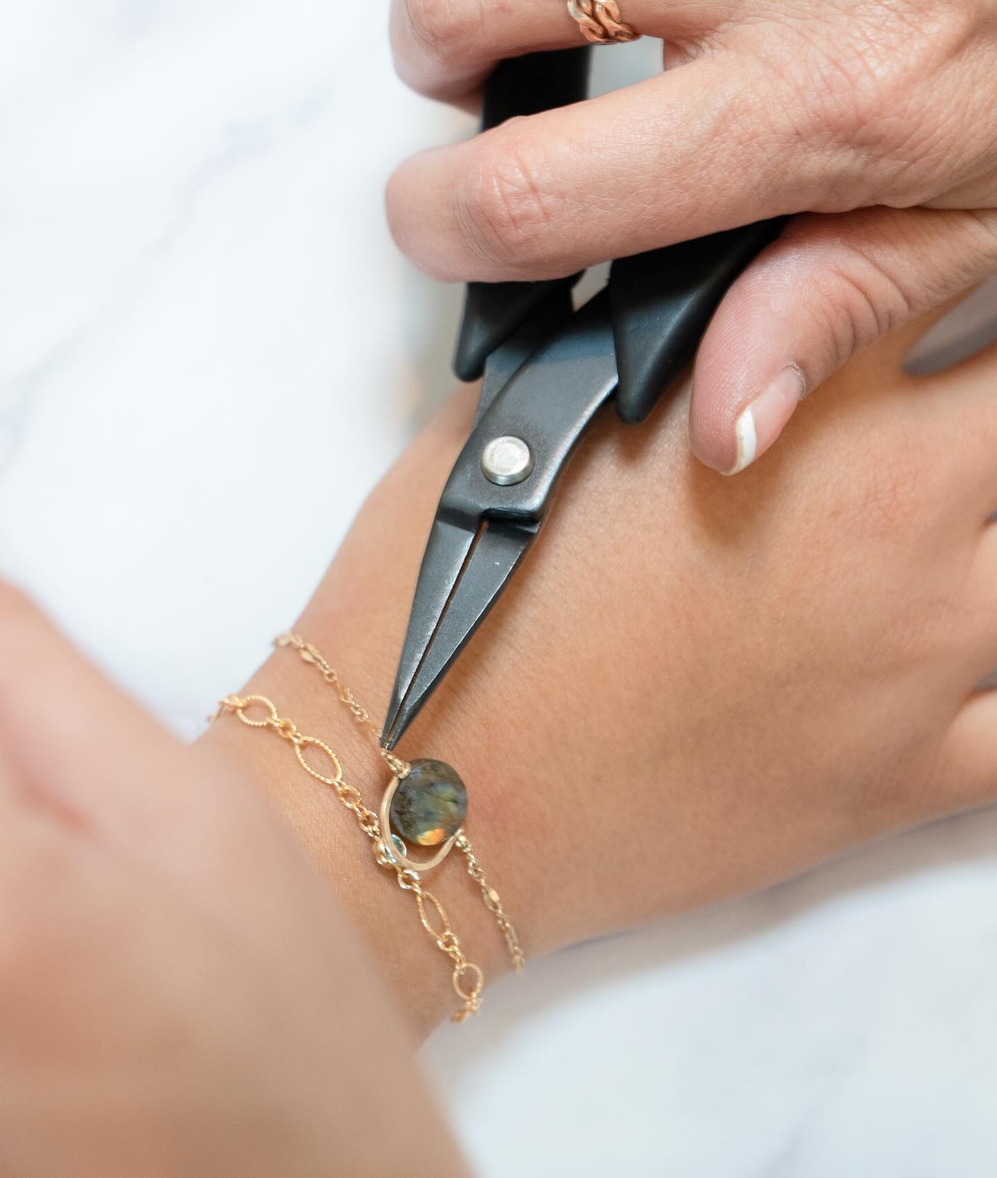 Let’s get tinseled & and have some fun this Saturday 11/9 from 12-5 @fortinowinery! There will be live music from @jjhawgband from 1:30-4:30pm. We look forward to seeing you there.
*visit us at @saltedtinsel to book an event, find out more about us and see where we will be next!