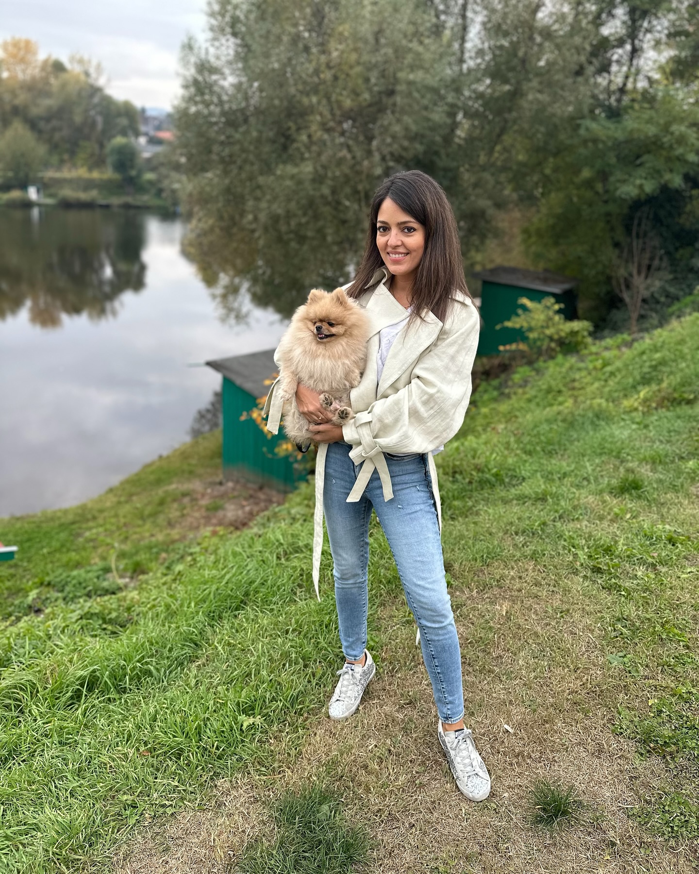 Lately 🍁🍂🐶🦮Annyira hálás vagyok, hogy ilyen jó idő van ősszel. Óriási ajándék ez. Ha tehetem, kimegyek a szabadba és sétálok egyet, akár egyedül is. (Csak hogy meglegyen a napi 10k lépés😉)
(u.i.: A szupercuki kutya a barátnőm tesójáé😉)
#fall #ootd #wardrobestylist