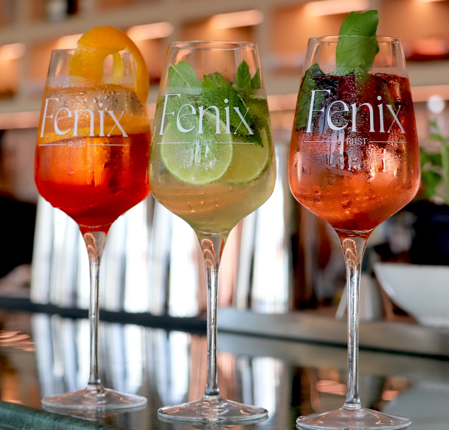 starting the night with our Aperitifs 🍸✨
#bar #drinks #cocktqils #aperitivs #spritz #aperol #neuesRestaurant #rust #europapark #epark #genuss #genussmomente #comingsoon #gourmetküche #feinschmecker #kulinarik #erlebnisgastronomie #fresh #salat #salad #freshvibes #bites #freshbites #frisch #new #newrestaurant #food #foodie