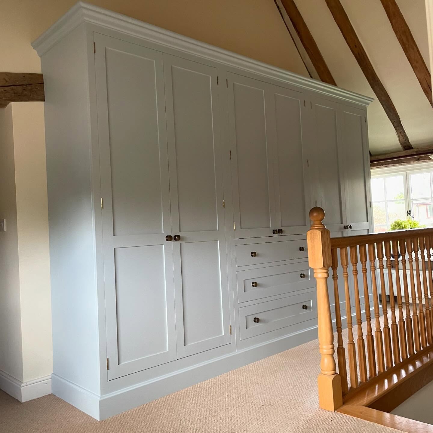Bespoke fitted wardrobes completely transformed this empty landing space into something rather beautiful and practical. #jharriskitchens
#storageideas #hallwaydecor #simplehomestyle #countryhome