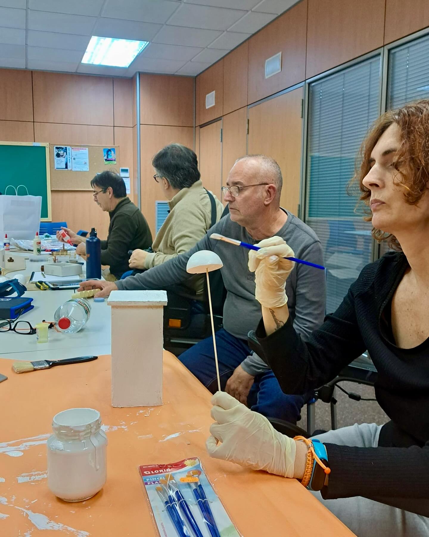 Llega la Navidad y con ella los Belenes. Treball de Vida, Preparando uno de los belenes mas espectaculares que el Barcelonés haya visto.