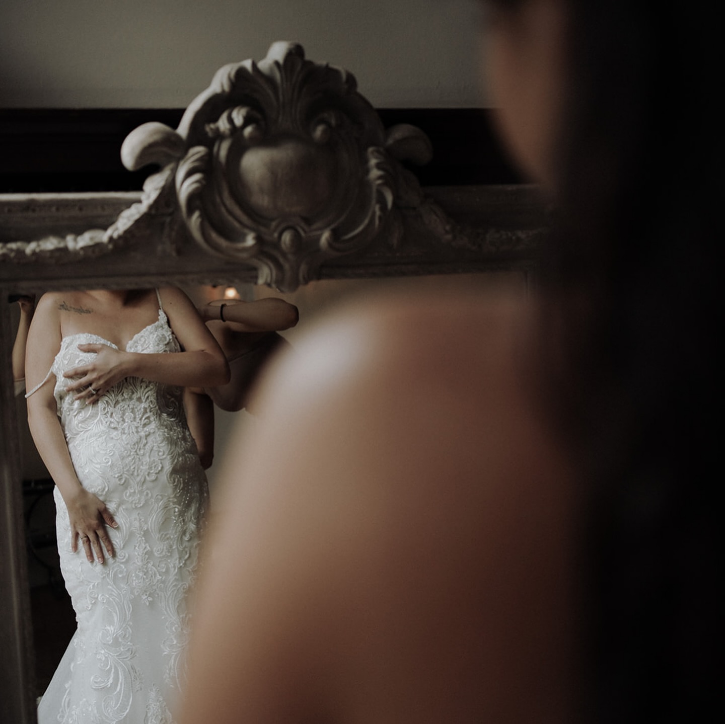 Getting ready in the morning. Een rustige start van de dag is de beste start. Je verheugt je op wat er komt. Waarschijnlijk heb je amper geslapen van de spanning. Maar door de adrenaline sta je vrolijk jezelf klaar te maken.