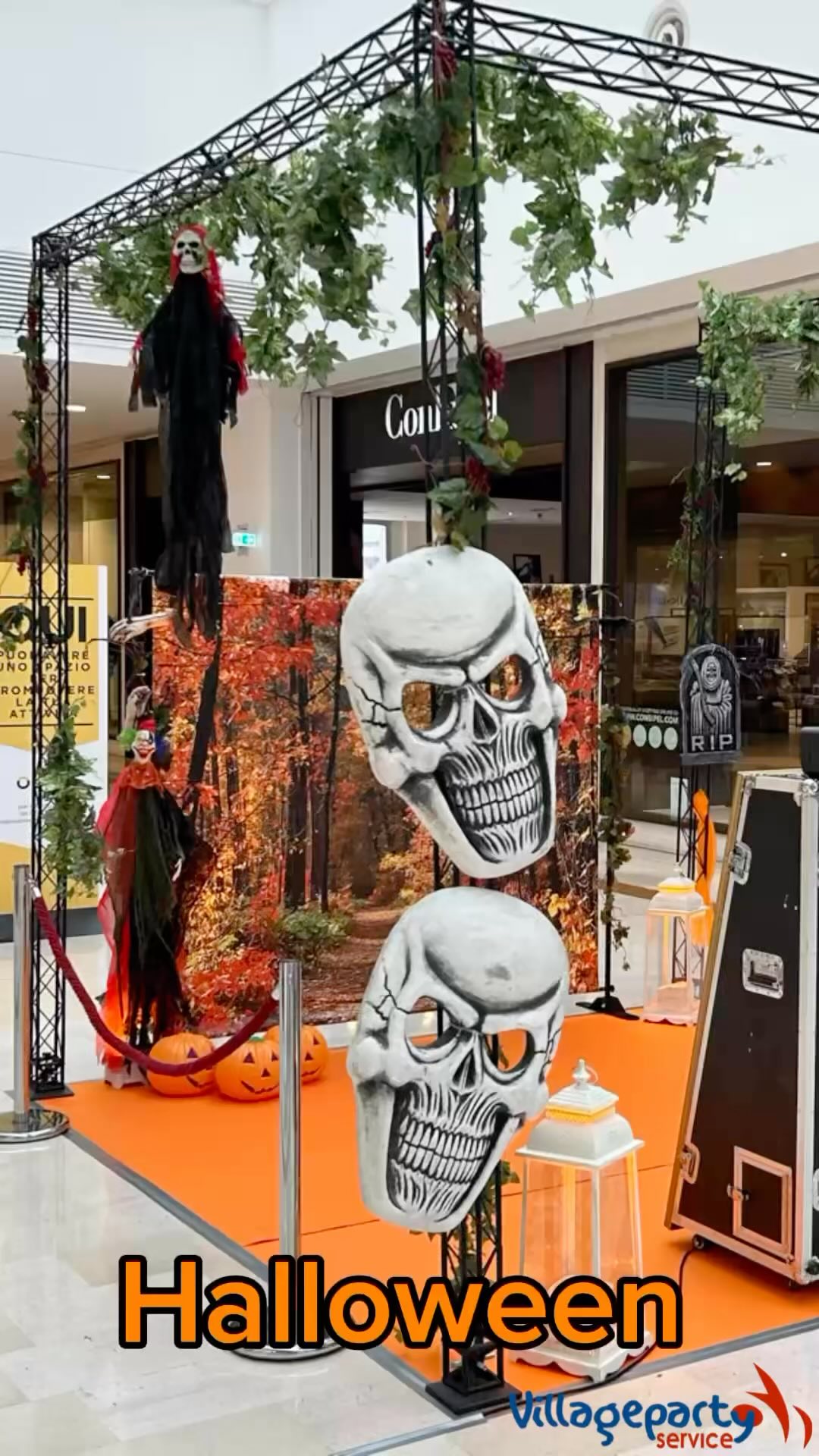 Halloween Horror Photobooth per una foto ricordo dopo un pomeriggio di shopping in galleria !