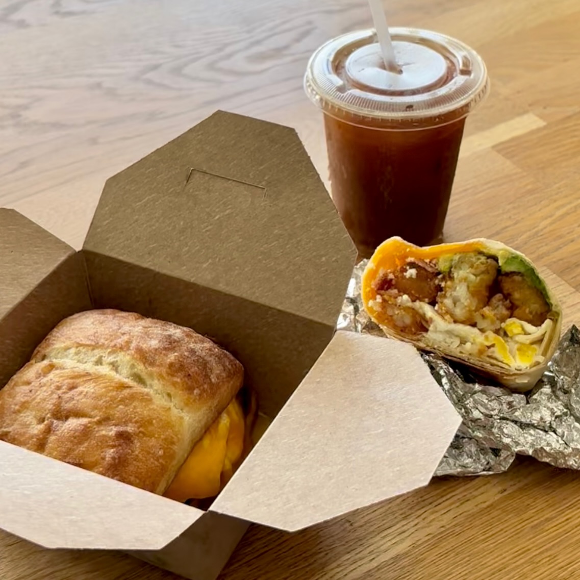 Rico Suave 🤝 Bodega 🤝 Cold Brew
Grab your faves with us on the west side at @colony_la using the preorder link in our bio! Eat here, take it to go, or even have it delivered if it’s one of those days. We got you. 😏🌯