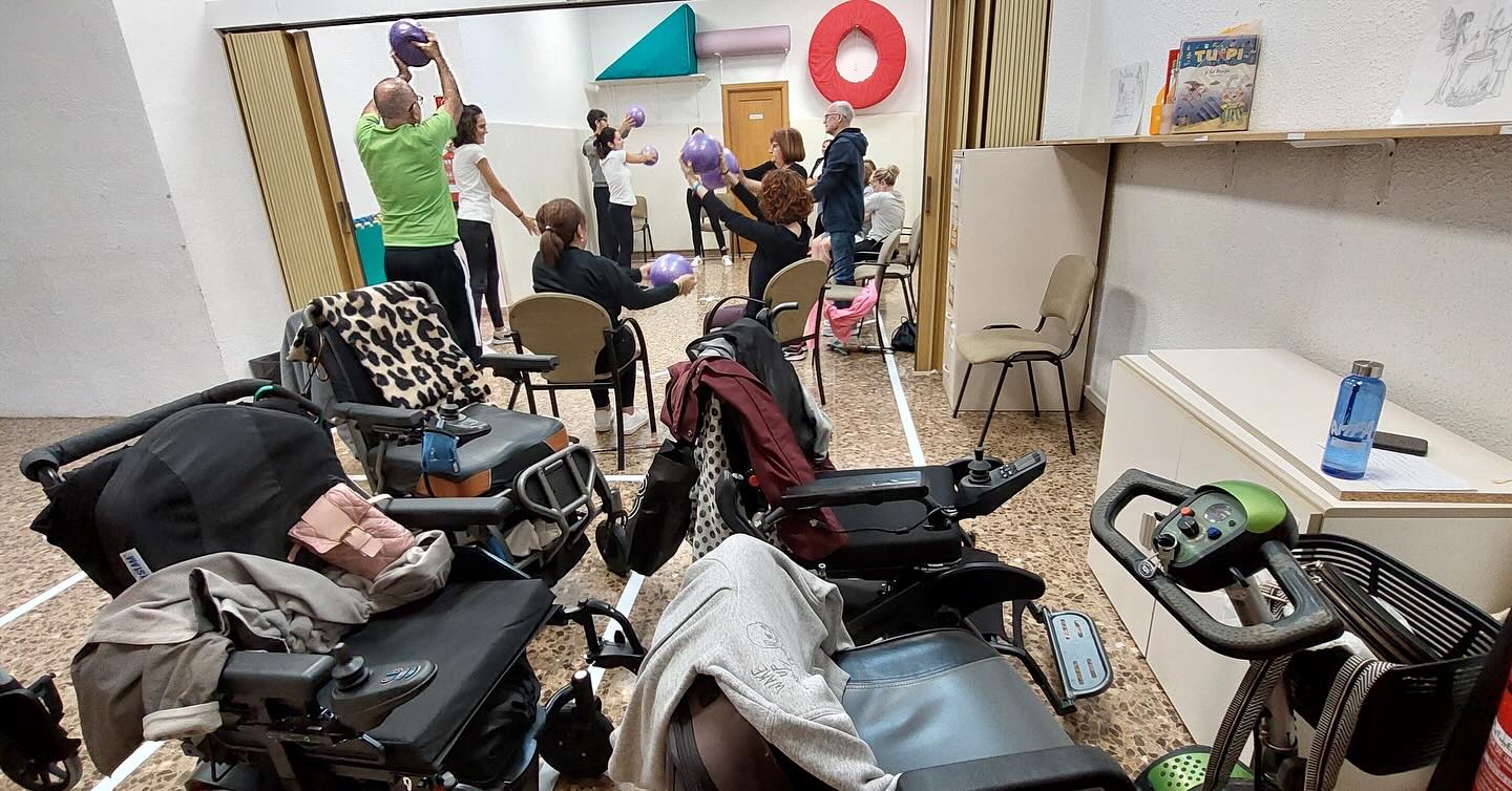 Con la colaboración de @bodhivita ponemos en marcha el programa de fisioterapia en grupo. Seguiremos luchando por fortalecer nuestro programa de fisioterapia, para nosotros no es una actividad más, es una necesidad.