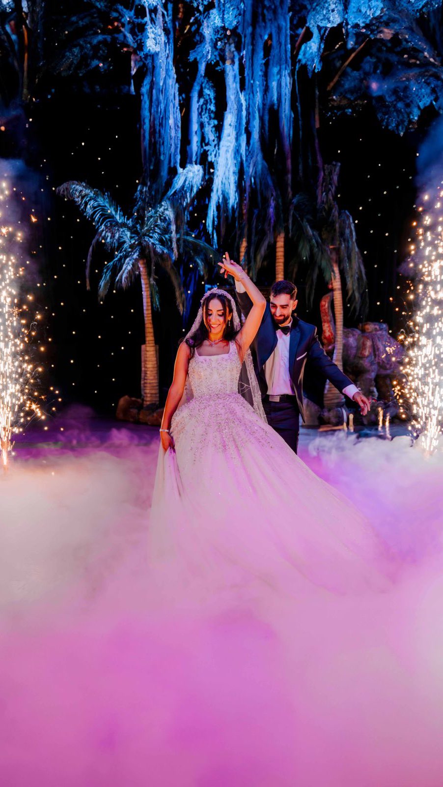 Un tourbillon d’émotions, où les larmes de joie se mêlent aux éclats de rire, et où chaque sourire illumine la nuit. C’est ce que j’aime immortaliser, ces moments précieux qui font la magie d’un mariage.
#bride #modernbride #weddinginspiration #lebanonwedding #weddingday #weddingdress #weddingtrend #bridetobe #madewithlove