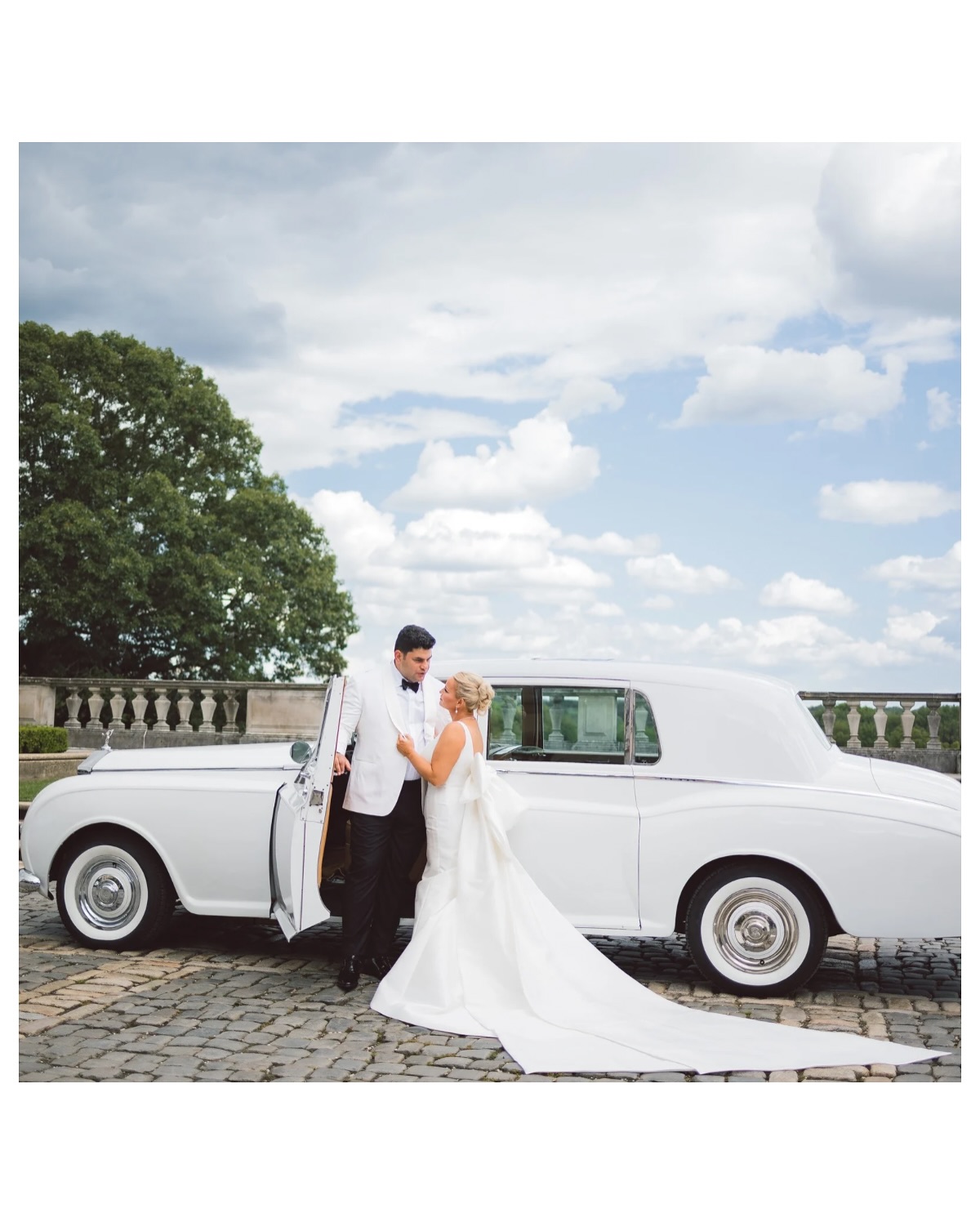 Everlasting Dream 💭
•
Agnes & Moz’s Wedding
Summer, 2024. Huntington, NY
•
Event Production & Planner: @amykatzevents
Venue: @ohekacastle @oheka_weddings_and_events
Caterer: @saffronculinary
Florist: @tantawanbloom
Lighting/bubbles: @fusionlightingproductions
Photographer: @binyaminkornphotography
Music: @hanklanemusic @iamshulem
Hair: @ramona_stylist
Makeup: @bridgetlembo
Stylist: @staciethestylist
Dress: @inesdisanto @weddingsalonofmanhasset
Invitations & Accessories: @rsvp_by_dassy
Escort Cards: @eaffinepapers
Bride: @agiisardi_
•
Binyamin Korn Photography, Boutique Photography Studio
#AnEliteExperience
•
#newyorkweddingphotographer #newyorkweddings #newyorkweddingphotos
#newyorkweddingplanner #luxuryweddingplanning #luxuryweddingdesign
#luxuryweddingphotorapher#weddingphotography #weddingstyle #weddingphotographer #weddingphotography
#weddingideas #weddingfilm
#weddingphotographersociety