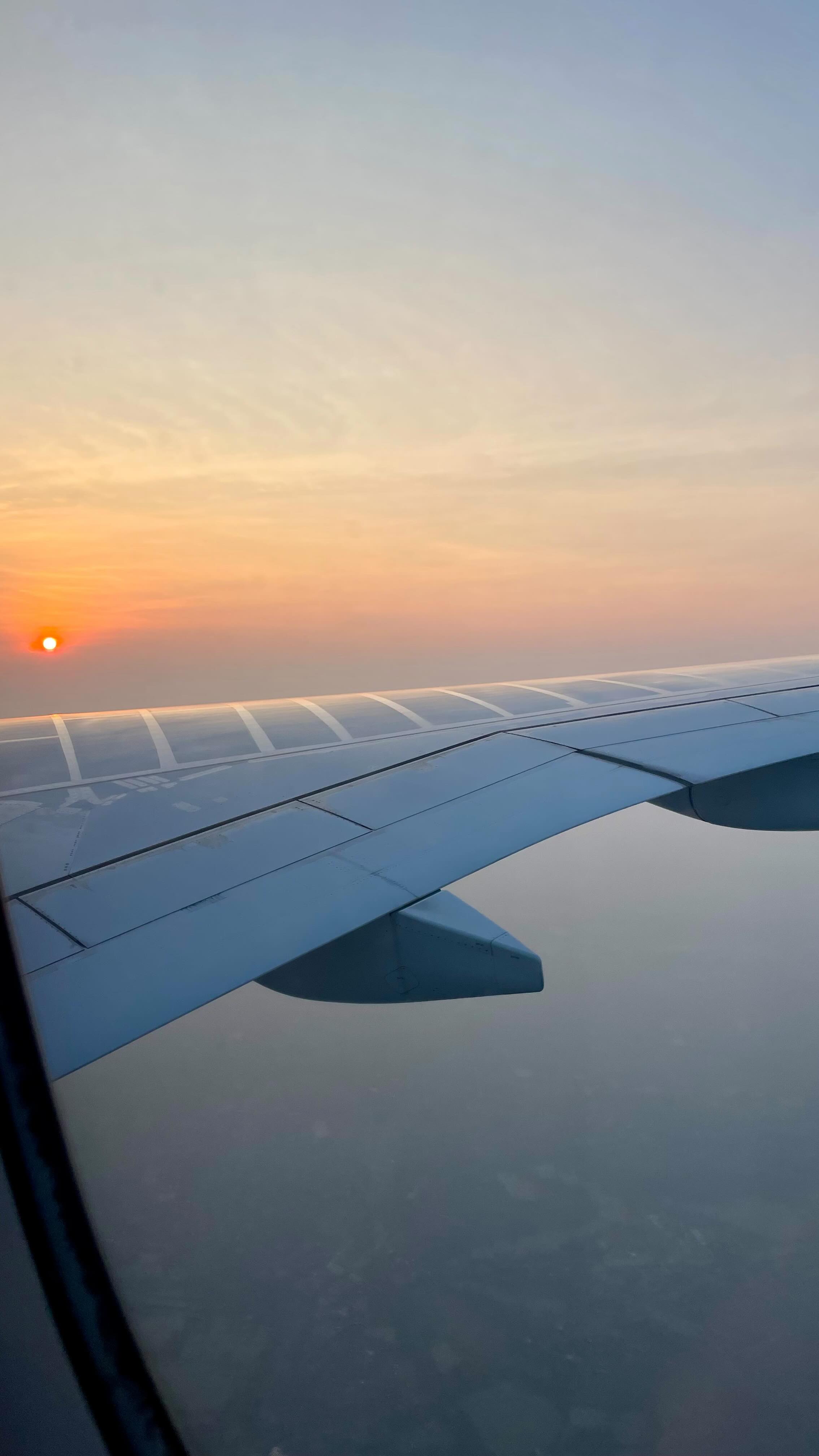 bien arrivés au…
LAOS 🇱🇦
trop hâte de découvrir pour la première fois ce pays qui a l’air incroyable !!
#laos #roadtrip #voyage #lesaventuresdelo #blogvoyage #visitlaos