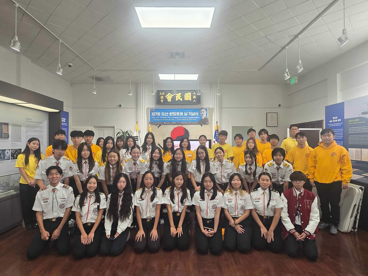 📣November Summit Meeting📣
Today's summit meeting covered a recap of the summit and chapter's activities and events in October! The chapter PR's continue to provide thoughtful and exciting youtube videos to showcase their chapter's hard work; they were rewarded with awards from Hwarang!
The montly leader for November is the Eastland chapter. Let's work hard together!
🥳📣‼️