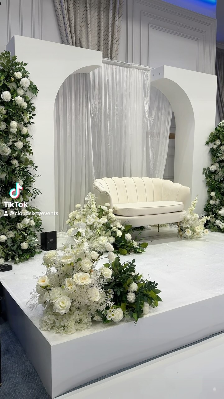 • T&E •
STAGE DETAILS for our lovely couple for their Traditional Nigerian Engagement 🤍
Decor & Styling: @cloudsixtyevents
Content Creation: @bemedolia
Photography & Videography: @spacesharkweddings
Dancefloor: @mosoundsandevents
Chairs: @buoeventshire
Photo Booth: @360photohire
Wedding Dance: @weddingdancesbymk
Alaga: @dfabulouss
Live Band: @opeyemi_abayomi
DJ: itsdjswitch
MC: @emmanademc1
Dessert: @dessertbar.etal
Cake: @sweet_weddings_by_funke @sweetmoments_by_funke
Fruit Cocktail: @seunakinshoun
#nigerianwedding #yorubawedding #asoebi #yorubatraditionalwedding #weddingdecoration #tradweddings #decor #wedding #weddingdecorideas #florals #candles #traditionalengagement