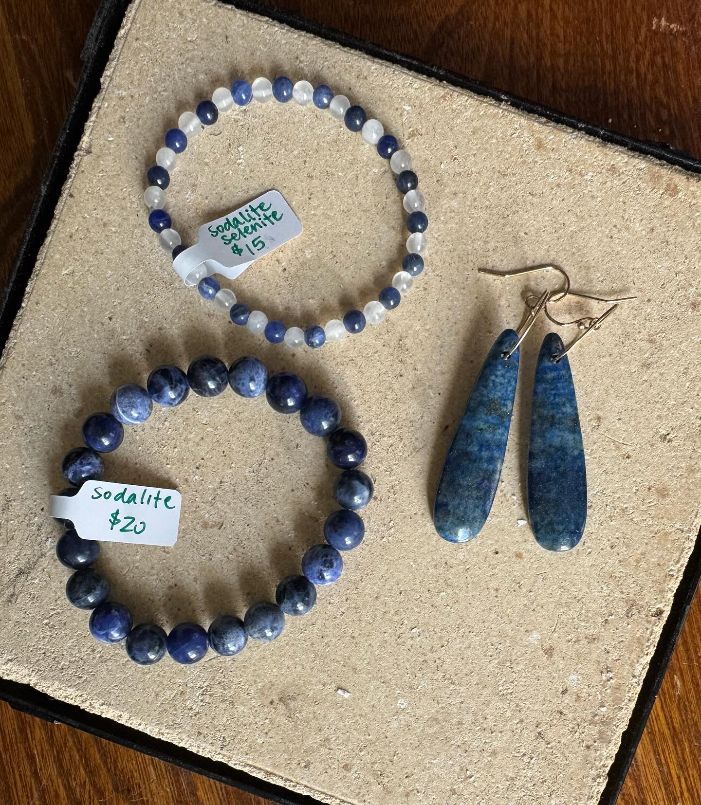Looking for a blue bracelet by chance? Or perhaps earrings ($35) to match? DM me for yours! #kamala #sodalitejewelry #sodalitecrystal