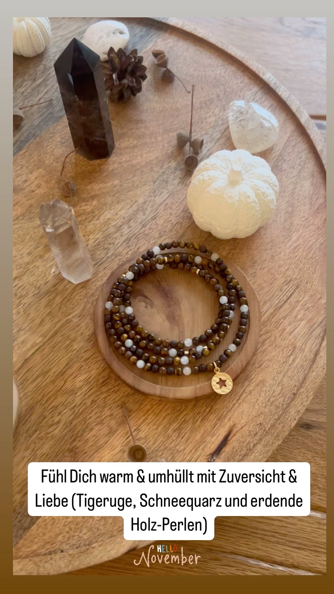 Seelenschmuck für Deinen Hals mit der umhüllenden Kraft, Zuversicht & Liebe von Tigerauge, Schneequarz mit Holzperlen mit Sterling 925/Gold. Bei mir erhältlich.
#edelstein #edelsteine #seele #seelentröster #liebe #wärme #zuversicht #november #geschenkidee #schmuckliebe #tigerauge #schmuck #weihnachtsgeschenke #werbungfürmich #werbung