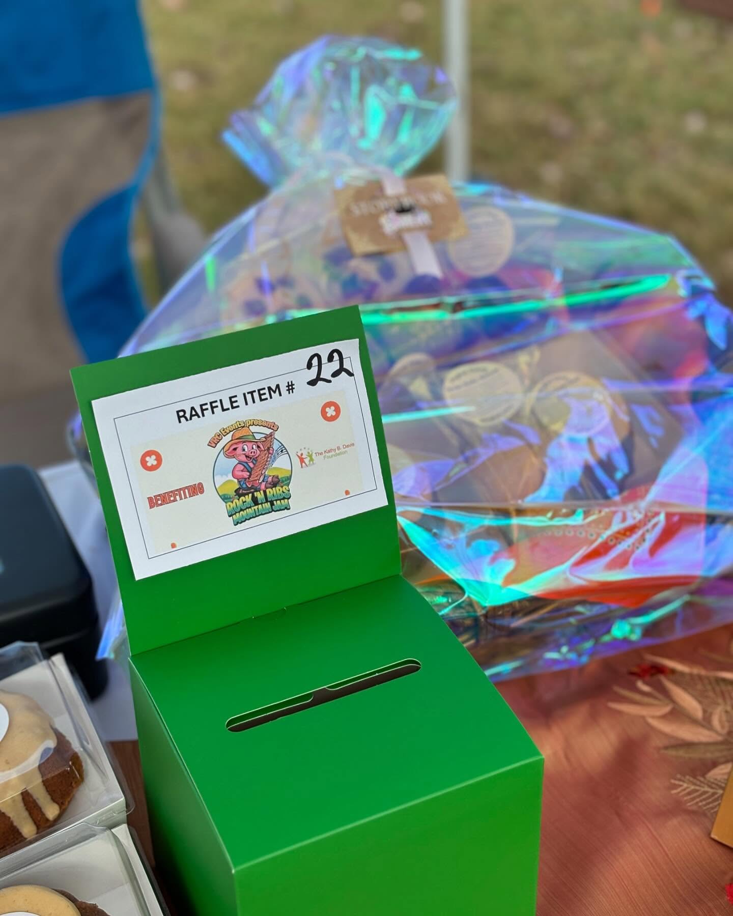 We’re at a wonderful charity event here in Lake Arrowhead today to support The Kathy B. Davis Foundation! 🧡💚 Come on up to Great Festival Park, eat some BBQ, listen to good music, and buy a raffle ticket for a chance to win a basket of our amazing baked goods! #TheKathyBDavisFoundation #RockNRibsMountainJam #storybookbakery #desserts #macarons #cupcakes #bundtcakes #minibundtcakes #fall #autumn #maplebaconcupcakes #pumpkinspice