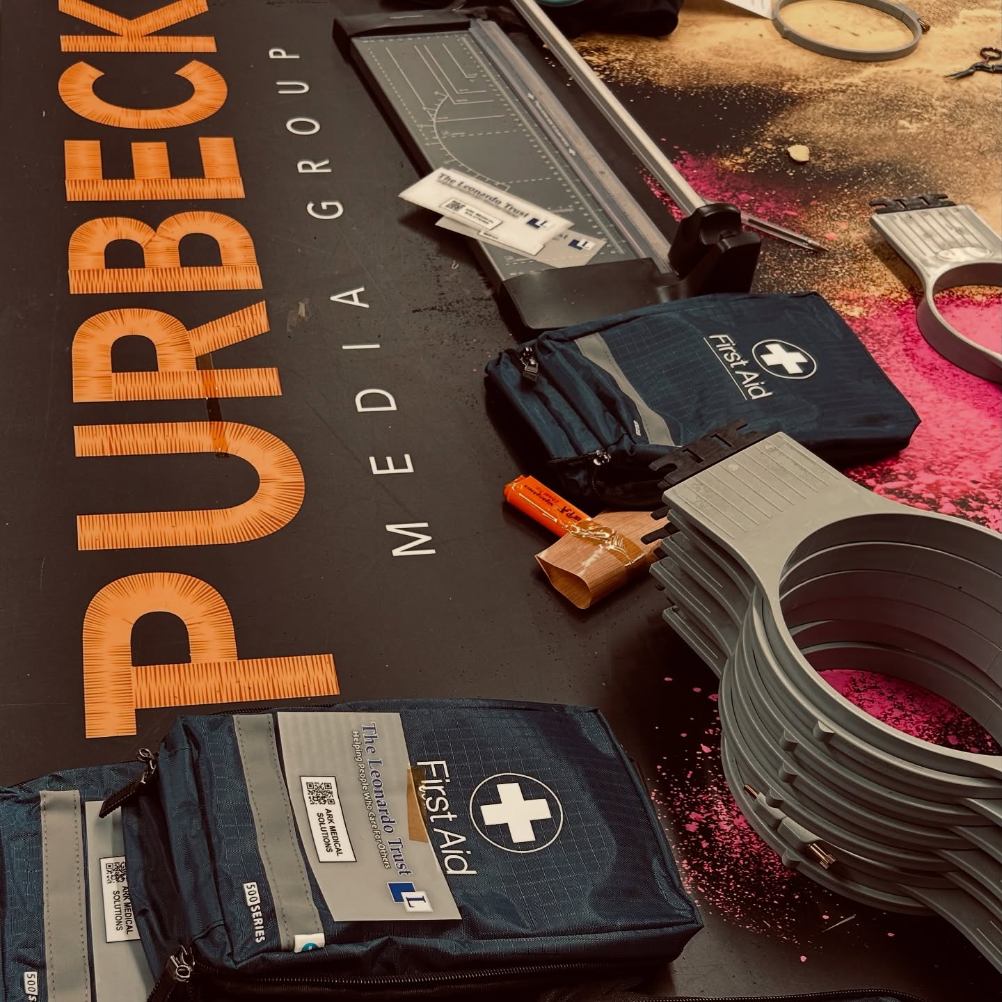 Collected tomorrow’s @theleonardotrust branded bespoke first aid kits from @purbeckmediagroup today, to deliver to unpaid carers at a First Aid workshop in Dorchester tomorrow. Hosted by @ageuk_nswd, taught by @arkmedicalsolutions
Training by those that do the job. Not just teach it.
#partnershipworking #firstaidtraining #firstaidsupplies #dorset