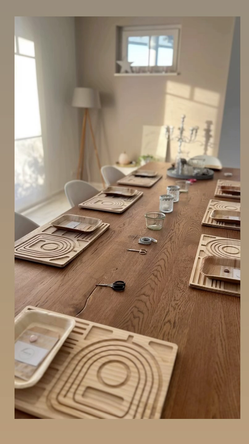 Heute fand der letzte Edelsteinschmuck Workshop in diesem Jahr statt. Der nächste Workshop findet am 29.3.2025 statt - anmelden darfst Du dich bereits jetzt☺️.
Bei mir gibt es auch Gutscheine für den Edelsteinschmuck Workshop. Eine tolle Geschenkidee auf Weihnachten und bei mir erhältlich.
#edelsteine #schmuckliebe #diy #schmuck #edelstein #kreativ #geschenkidee #weihnachten #werbung #selbstgemacht #gemstones