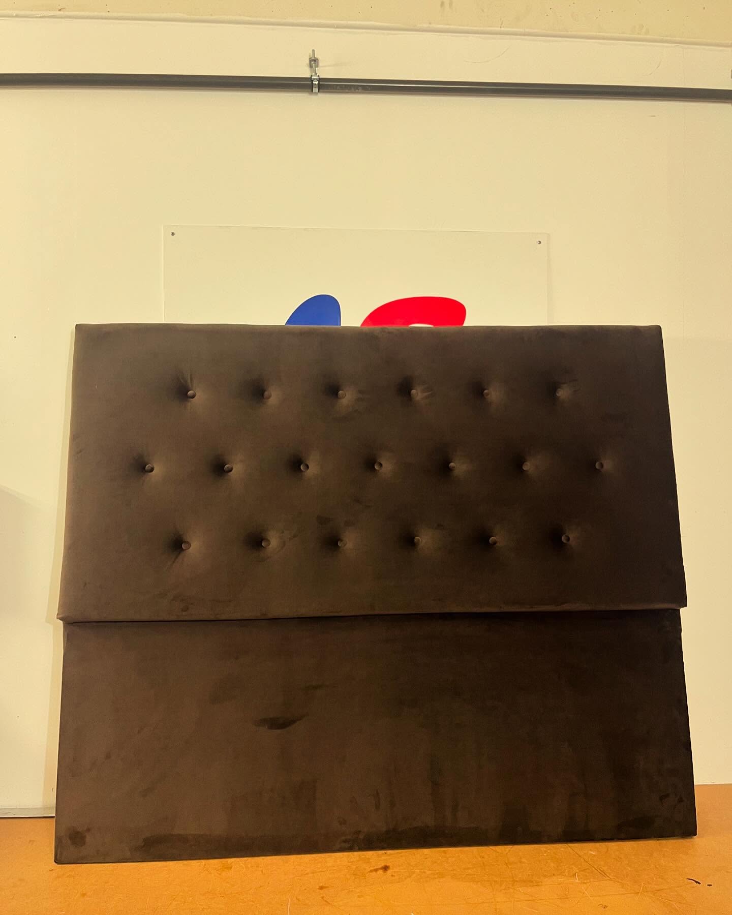 #sänggavel #botkyrka #mörkgrå