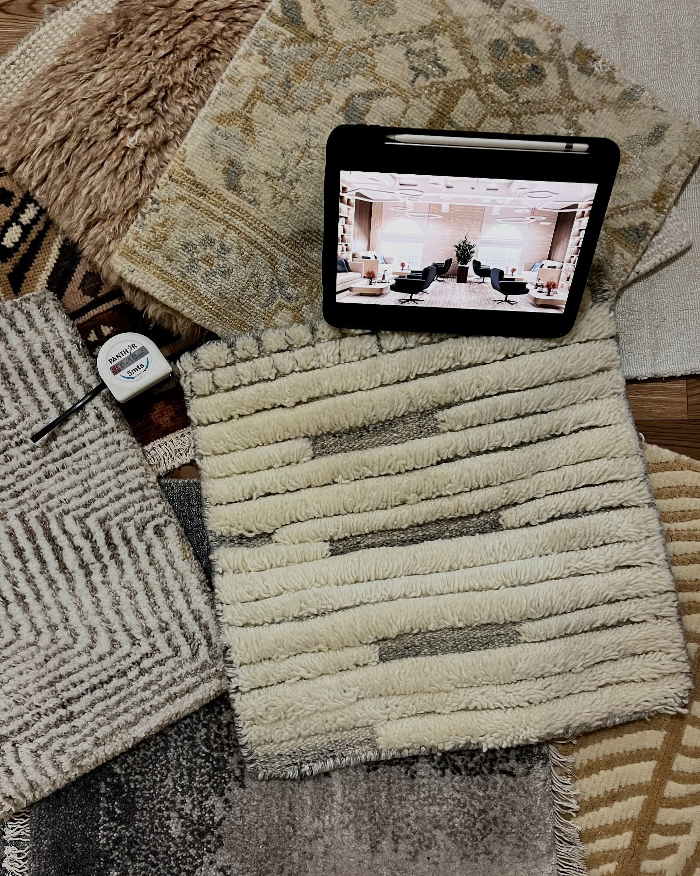 🎉 Drumroll, please! 🎉 Our latest collection of hand-knotted beauties has arrived, exclusively at ModArt Rugs! Ready to add some wow to your space?
.
.
.
#ModArtRugs #newcollection #handknotted #interiordesign #dubaiinteriors #usa #ukrugs #dubaiinteriordesigners #archi #procurementspecialist #rug #dubailife #interiordecor #interiorstyling