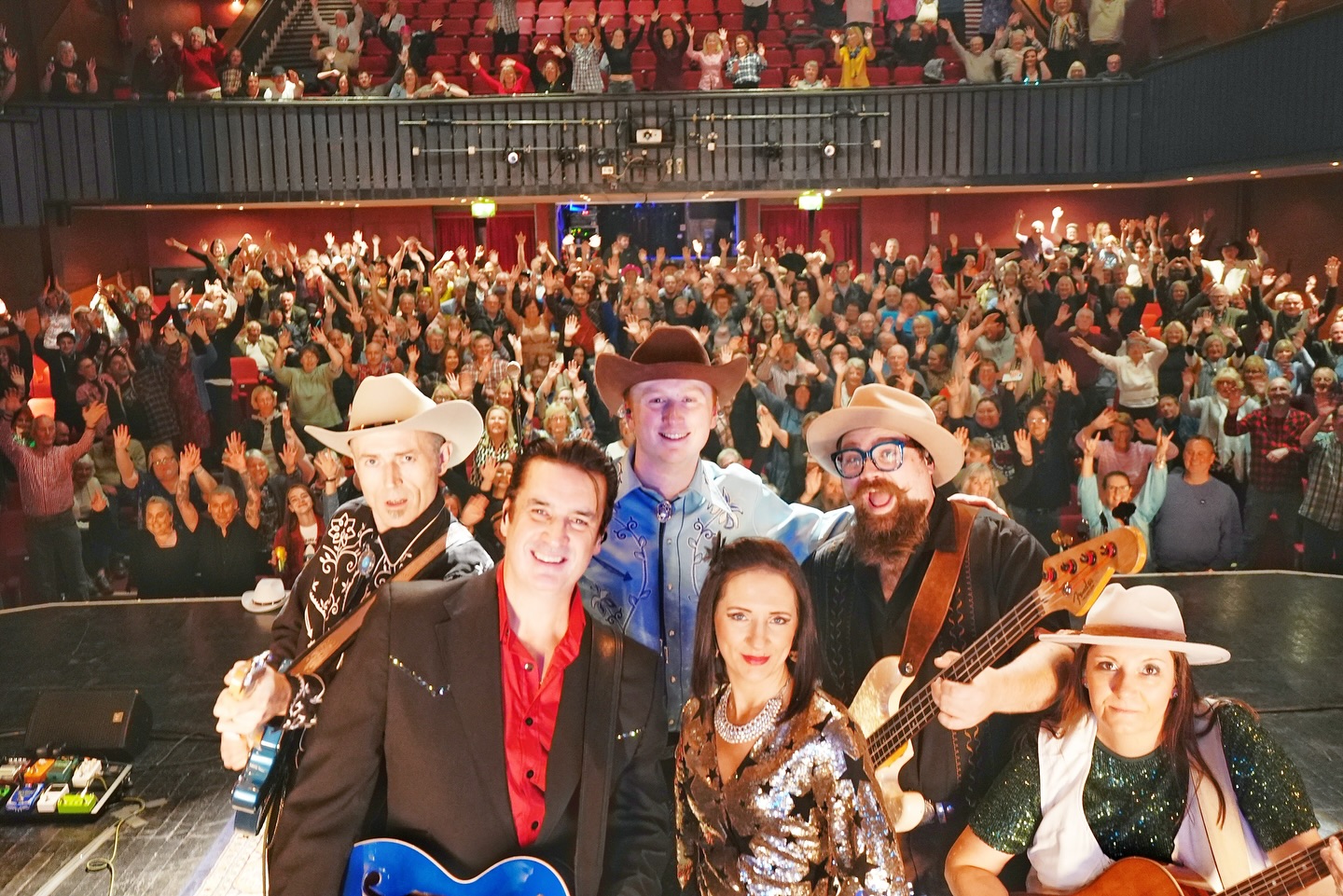 @theplayhousewsm
What a night #dominichalpinandthehurricanes @acountrynightinnashville