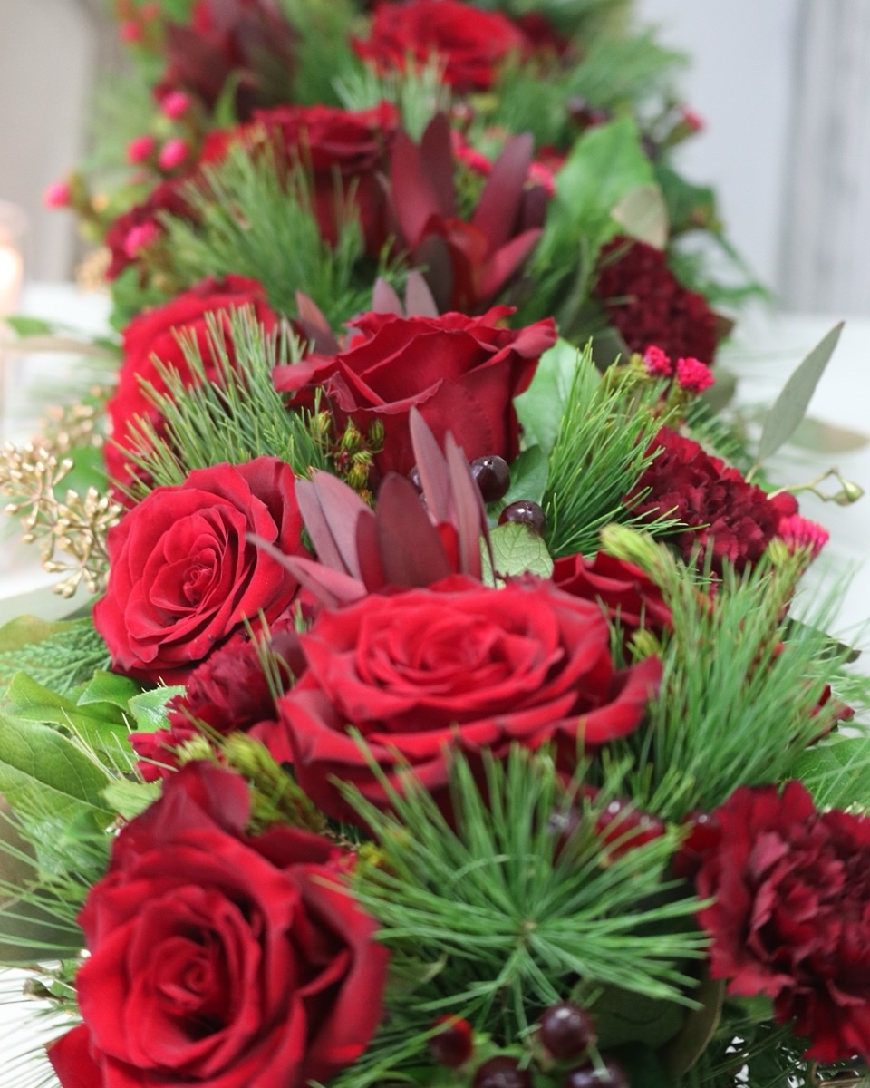 Make your holidays magical with Floral Werx! Stunning decor and beautiful floral arrangements for all your Christmas celebrations. .
.
.
.
.
.
#christmas #holidays #christmasdecor #eventdecor #torontoflorist