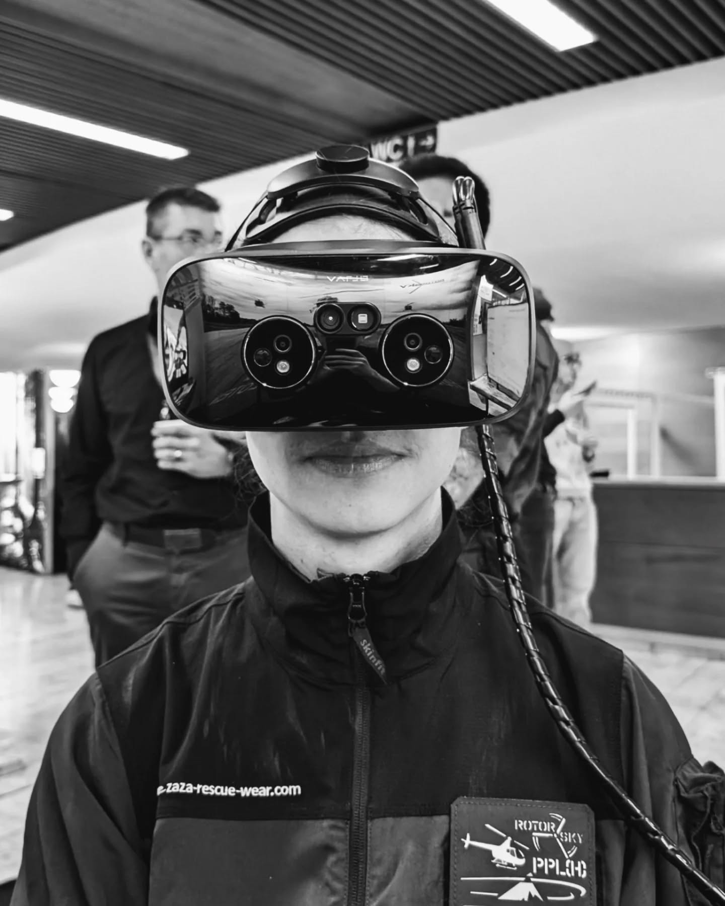 RotorSky war beim @futureconvent in Gmunden. Mit unserem VR-Flugsimulator konnten SchülerInnen die Welt des Fliegens hautnah erleben! 🚁 Wir bedanken uns für das große Interesse und freuen uns euch am 29.11. bei unserem Infotag für zukünftige PilotInnen am @linzairport begrüßen zu dürfen! Für weitere Infos - DM.
RotorSky was at the @futureconvent in Gmunden. Our VR flight simulator gave students the chance to experience the world of flying first-hand. 🚁 We're thrilled with the huge interest and all the visitors to our booth! #FutureConvent #Gmunden #RotorSky #VR #FlightSimulator #Helicopter #Flighttraining