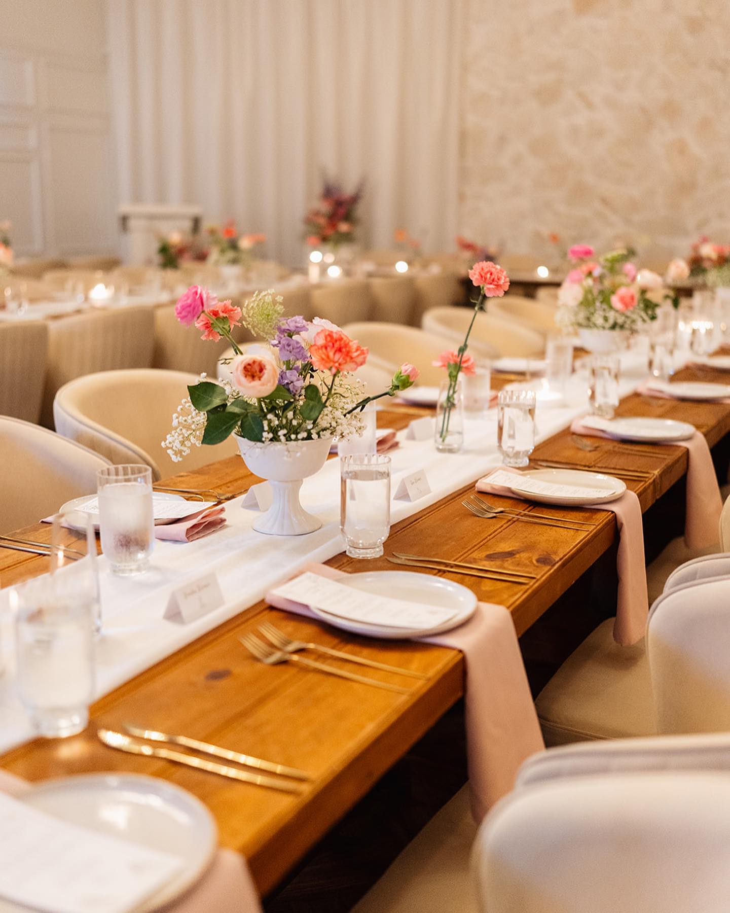 Absolutely stunning day for a beautiful couple ❤️❤️❤️ at the gorgeous @braesideestategc captured perfectly by @creative.wedding.co If you are need some beautiful florals or styling contact us today, we’d love to help 💕💕#brisbanewedding #brisbaneweddings #brisbaneweddingplanner #brisbaneweddingplanning #brisbaneweddingplanners #brisbaneweddingflorist #brisbaneweddingflowers #brisbaneweddingstyling #brisbaneweddingstylist #brisbaneeventplanner #brisbaneeventstylist #eventstylistbrisbane #sydneywedding #sydneyweddings #sydneyweddingplanner #sydneyweddingplanning #sydneyweddingplanners #sydneyweddingflorist #sydneyweddingflowers #sydneyweddingstyling #sydneyweddingstylist #sydneyeventstylist #sydneyeventplanners #sydneyengaged #eventstylistsydney #loveislove