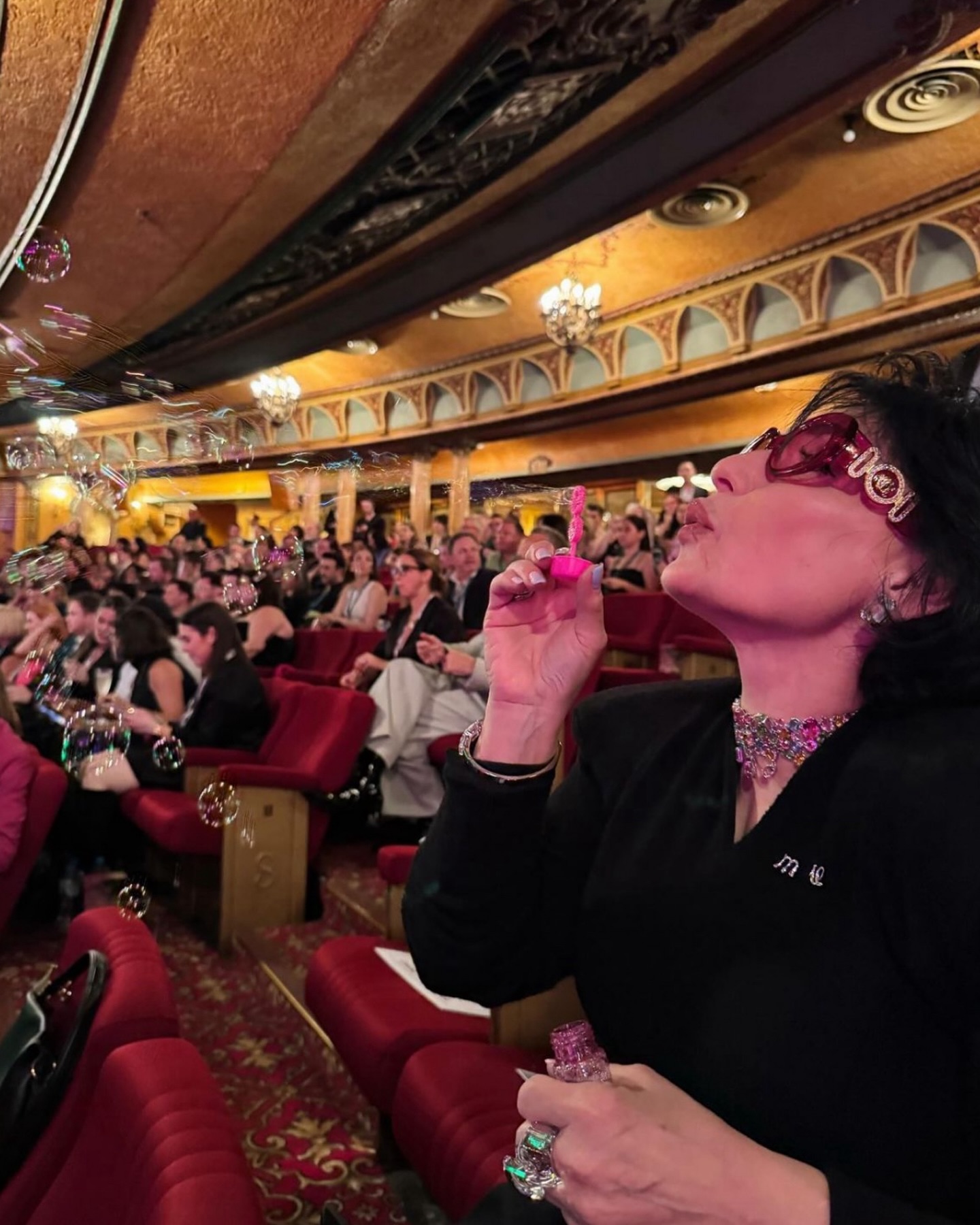 Spotted at the Sydney Australia Wicked Premiere: Joan Grande in a custom Alantude dress.
We wanted to give the drama with an exaggerated shoulder silhouette and asymmetrical hem. Andrew added in a touch of pink with custom crystal shoes and a pink glove moment. She truly stunned. 🫧
Styled by: @andrewgelwicks
Shoes by: @bckjnes
#wicked #wickedPremiere
#MotherHasArrived