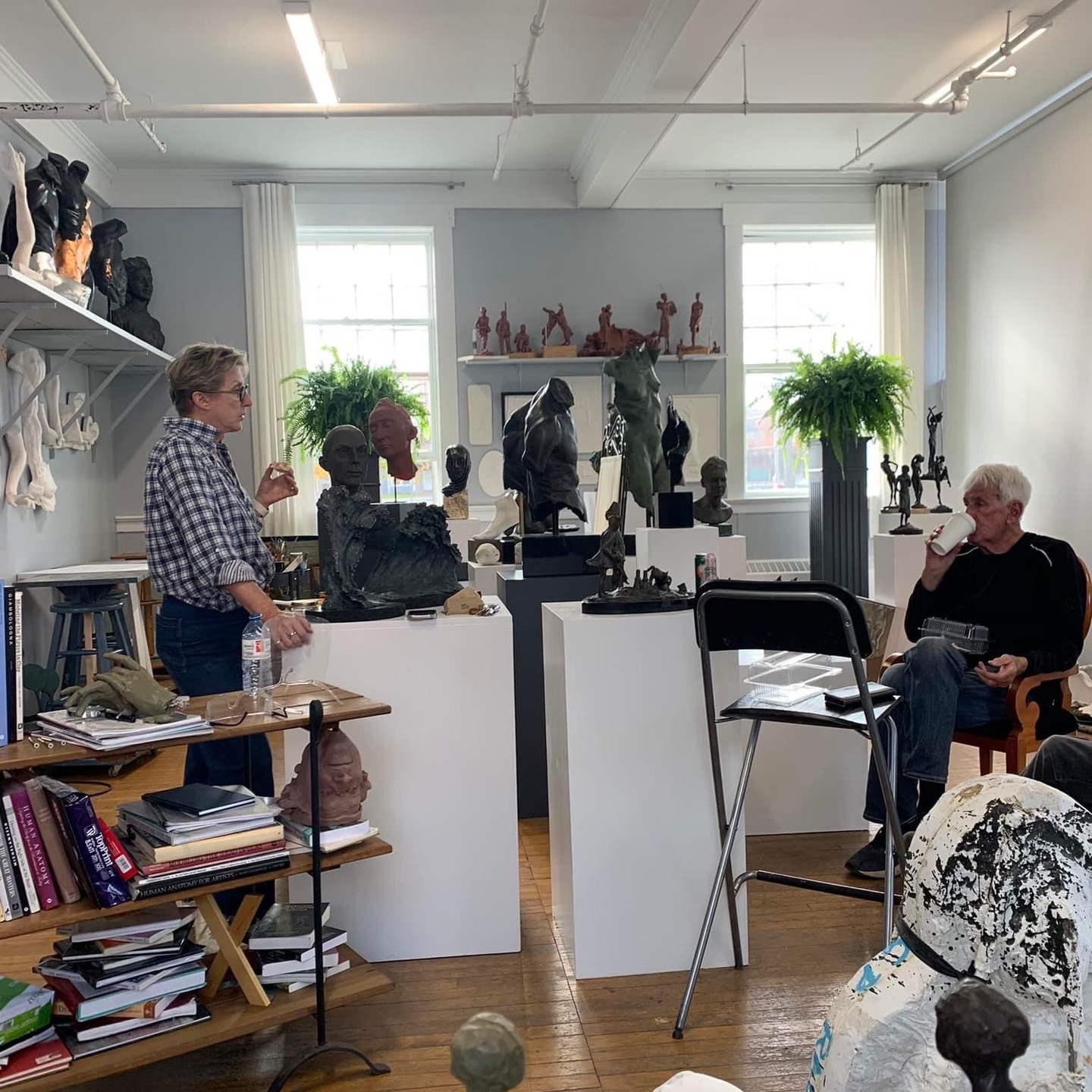 The gallery is undergoing a complete redesign! Lots of exciting things in the works for 2025, stay tuned. Here we are, taking a lunch break with the team, amid the chaos.
.
.
.
.#chippiekennedy, #sculpture, #fineart, #lunenburg, #novascotia
@chippie_kennedy