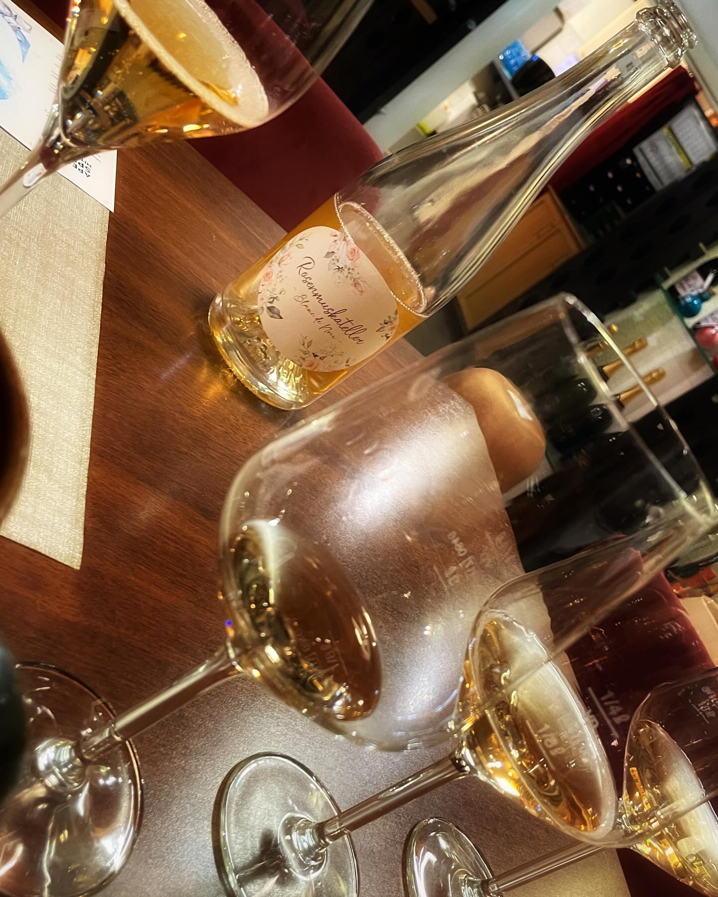 #sekt #rosenmuskateller #charmant #verführerischerduft 🥂😊