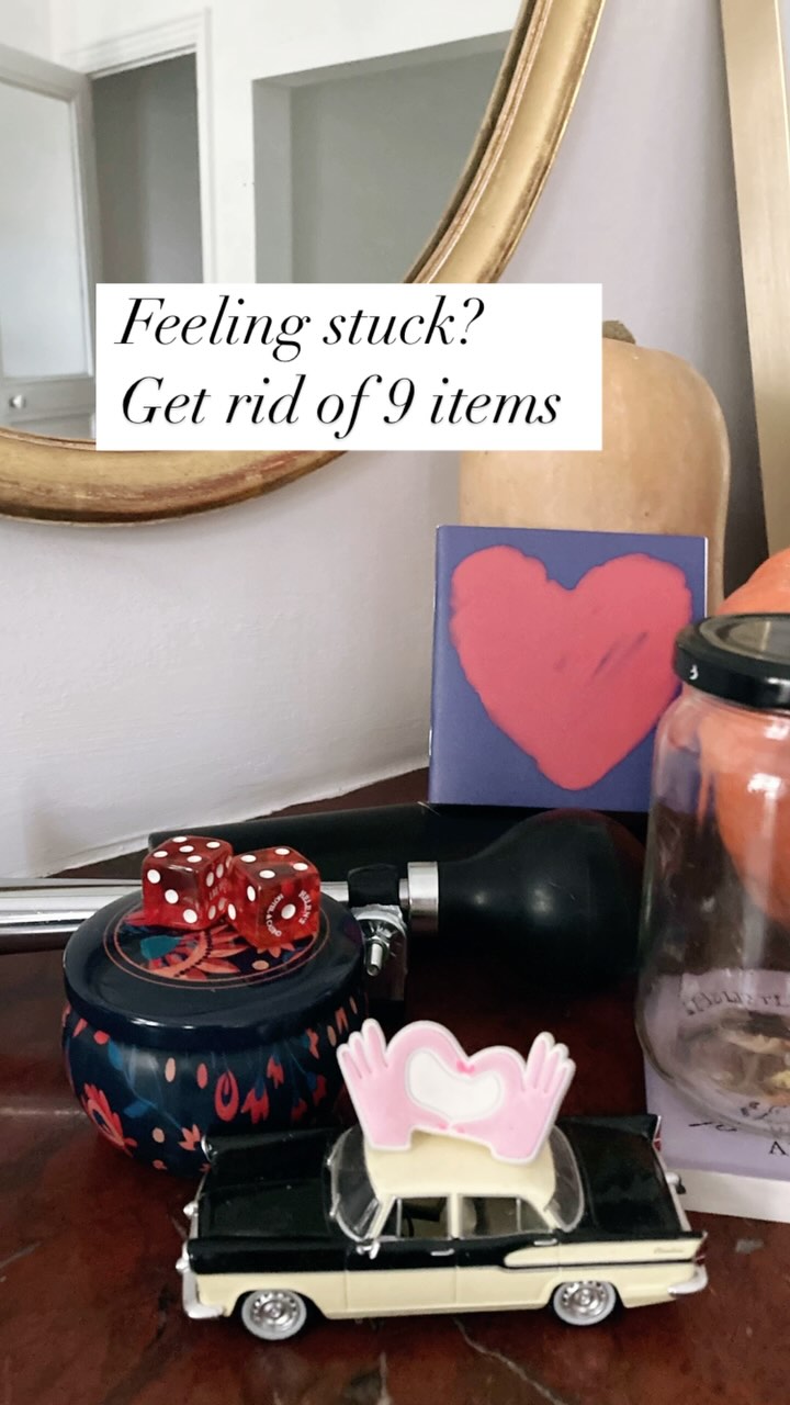 đŠ Have you been in the mood for clutter clearing lately?
It is definitely something I still need to work on, and I was feeling a bit stuck, so I started the 9-Day Decluttering Challenge: I am getting rid of 9 items, everyday, for 9 consecutive days.
Yes thatâs 81 items total, but you can go big (with this winter coat you never wear) or small (hope you enjoyed my knick-knacks in this reel)
Why 9 items for 9 days? In Feng Shui it is the most auspicious number, embodying completion and positive changes.
đ« This is Day 6 for me, and I am already feeling so much lighter... will you give it a try?
đ«đ· Vous ĂȘtes en mode tri et rangement ces derniers temps?
Câest vraiment un sujet sur lequel je dois encore travailler, et je me sentais un peu coincĂ©e, alors jâai dĂ©marrĂ© le Challenge des 9 Jours de Tri : je me dĂ©barrasse de 9 objets, tous les jours, pendant 9 jours consĂ©cutifs
Oui ça fait 81 objets en tout, mais on peut y aller fort (avec ce manteau dâhiver que vous ne portez jamais) ou tranquillement (jâespĂšre que vous avez apprĂ©ciĂ© mes babioles dans ce reel)
Pourquoi 9 objets pendant 9 jours? Dans le Feng Shui câest le chiffre le plus porte-bonheur, associĂ© Ă la complĂ©tude et aux changements positifs.
đ« Jâen suis Ă mon 6e jour, et je me sens dĂ©jĂ beaucoup plus lĂ©gĂšre ...vous allez essayer ?
#decluttering #fengshuichallenge #autumncleaning #positivevibes #fengshuiliving #cleartheclutter #energywork #declutteryourlife