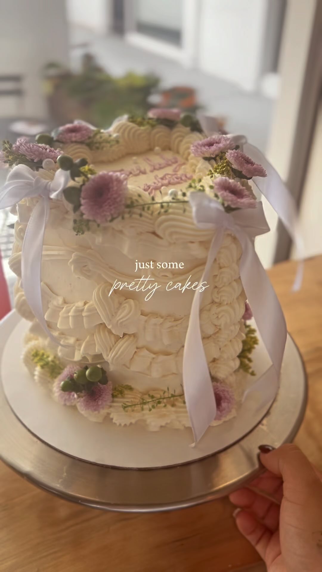 Hi 👋🏽 it’s me Bri, just wanted to say thank you for all your support and love for my cakes, it’s crazy that I get to make things that make people happy- every day!? It’s all I’ve ever dreamed of and you guys make it possible, so thank you! It’s just the beginning 🫶🏽