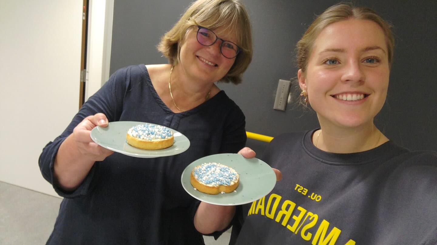 Onze verloskundige topper Megan heeft onder begeleiding van Søs een prachtig jongetje mogen aanpakken. Dan is het natuurlijk tijd voor beschuit met muisjes!
#vio #verloskundigeinopleiding #studentverloskunde #verloskundeacademie