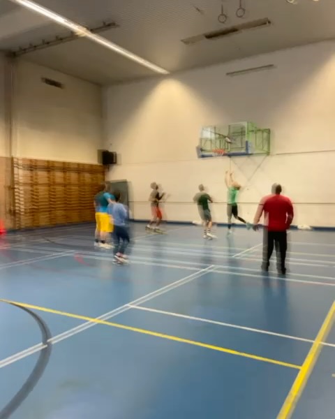 📢 Nieuw Sportatelier bij vzw Den Teirling! 🏅
Zin om te bewegen en samen te sporten? Sluit je aan bij het gloednieuwe sportatelier van vzw Den Teirling! 🎉 Andere spelers en organisaties zijn van harte welkom om mee te doen.
📆 Elke Woensdag
🕐 Gezamenlijk vertrek om 13u in Den Teirling
🕢 Start om 13u30 in de sportzaal van GC De Maelbeek
📩 Contact: arne@denteirling.be
📢 Nouveau Studio Sportif avec vzw Den Teirling ! 🏅
Envie de bouger et de faire du sport ensemble ? Rejoignez le tout nouveau studio sportif de vzw Den Teirling ! 🎉 Les joueurs et organisations sont les bienvenus pour se joindre à nous.
📆 Chaque mercredi
🕐 Départ collectif à 13h chez Den Teirling
🕢 Début à 13h30 dans la salle de sport GC De Maelbeek
📩 Contact : arne@denteirling.be
In samenwerking met de sportdienst van de VGC
#sportatelier #vzwDenTeirling #vgc #ggz #SamenSporten #SportEnsemble #MaelbeekGC #SportenInBrussel #SportiefNetwerk #CommunautéSportive