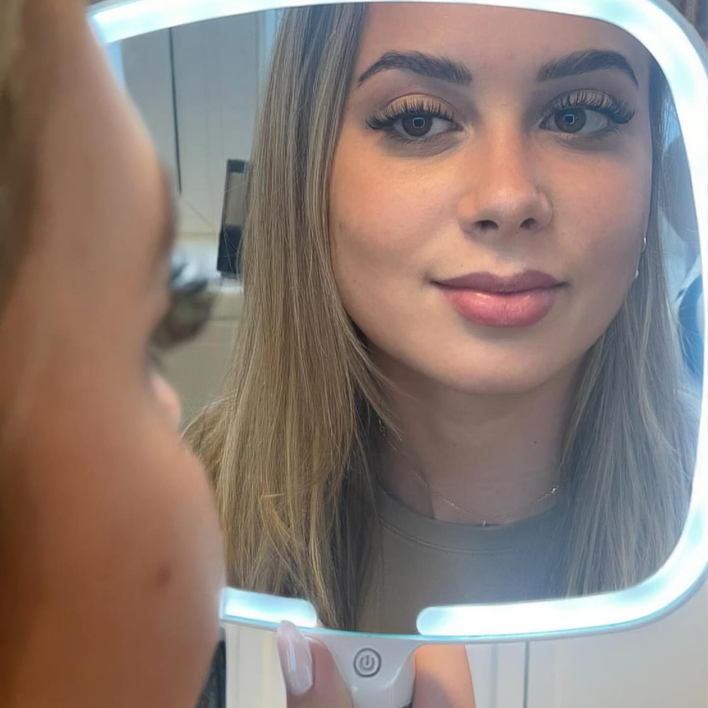 Schulungslashes ✨
Klassische Wimpern für einen soften und natürlichen Look.
✨
✨
✨
Lash Extensions Wimpernverlängerung Lash Artist Lash Love Lash Education Lash