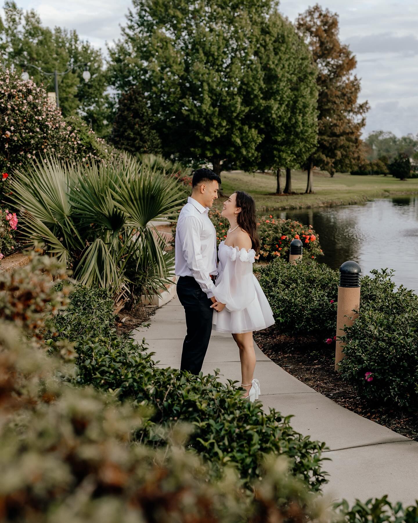 Sharing part one from this gorgeous session with these two lovebirds. 🤍 It’s not often that I get to go on USM’s campus for a shoot that isn’t graduation. I’m so glad this was a location these two wanted for part of there session because it was such a romantic spot to capture these beauties!
#hattiesburgphotographer #hattiesburgmsphotographer #mississippiphotographer #mississippiengagementphotographer #mississippicouplesphotographer #nolaphotographer #neworleansphotographer #southlouisianaphotographer #southmississippiphotographer #neworleansengagementphotographer #engagementphotoshoot