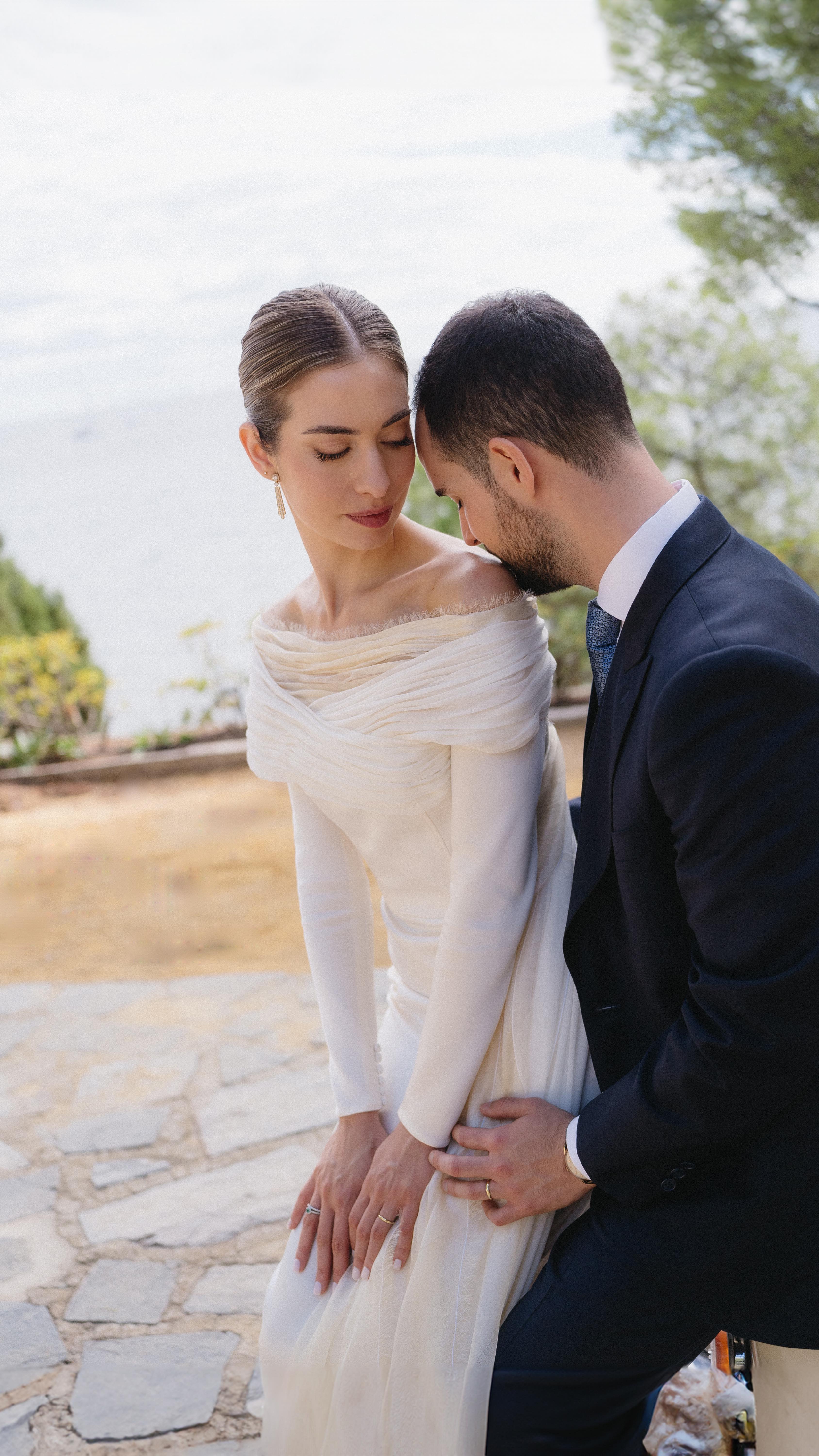 María y Andrés, Octubre 24.
@alexvidal_atelier
@lodishoes
@javiermaspeluqueros
@makeupfanny
@valeriavassallo.wp
@alexly_fotografo
@angela_florsievents
@x_soundmax_x