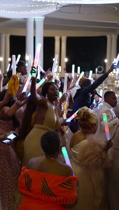 The after party is always a vibe 🔥🔥🔥🔥💯💯💯💯💯#jamaica #instadaily #instagood #fyppage #trendingreels #instalikes #fy #bride #beautifuldestinations #weddingdress #party #afterparty #reception #wedvibes #876sounds #weddingvideography