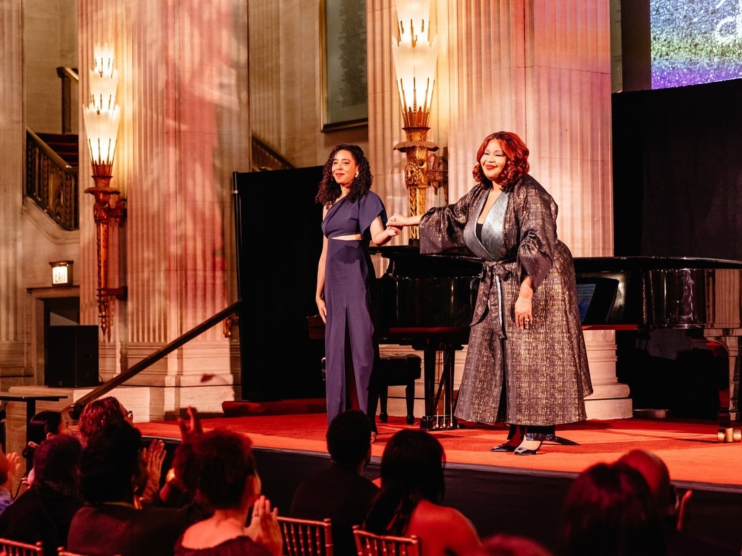 Still glowing from Tuesday’s performance at @lyricopera with (Grammy-nominated!!) @kikislacksoprano. Thank to everyone who came out to support this event!
Posted @withregram • @lyricopera Brava! Earlier this week, Lyric Unlimited Artist in Residence Karen Slack (@kikislacksoprano) brought her acclaimed concert “Of Thee I Sing! Songs of Love and Justice” to the Lyric Opera House. Accompanied by Kamilla Arku (@kamillapianist), the evening featured music from H.T Burleigh, Undine Smith Moore, Ricky Ian Gordon, Jake Heggie, and more.
Learn more about Karen’s residency and see what’s next via the link in bio.
📷 : @kyleflubacker
#pianist #pianogram #opera #racialjustice #livemusic #classicalmusic #musiciansofig #musiciansofinstagram #womeninmusic #operasinger #instapiano #classicalbuzz