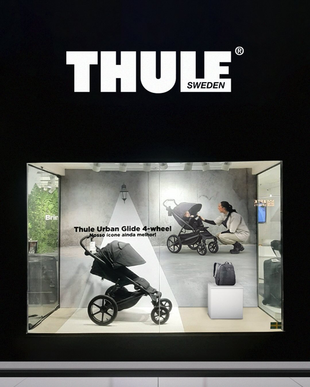 ✨ Destaque para o Thule Urban Glide 3! ✨
Criamos uma vitrine temática para Thule, exibindo o carrinho Urban Glide 3 com estilo e impacto! Instalado nas lojas Thule no Brasil e em diversos países da América Latina, nosso design com spot de luz gráfico focado traz atenção total ao produto.
Nós, da 6design, somos especializados em criar vitrines e experiências de retail que ampliam a presença da marca e atraem o público.
#6design #VitrineDesign #RetailDesign #Thule #UrbanGlide3 #MarketingDeVarejo